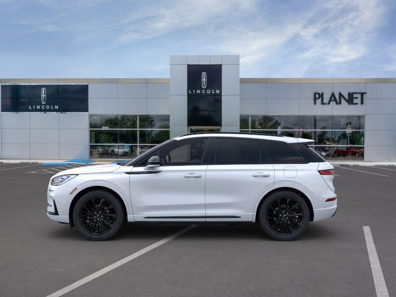 2025 Lincoln Corsair Reserve photo 3