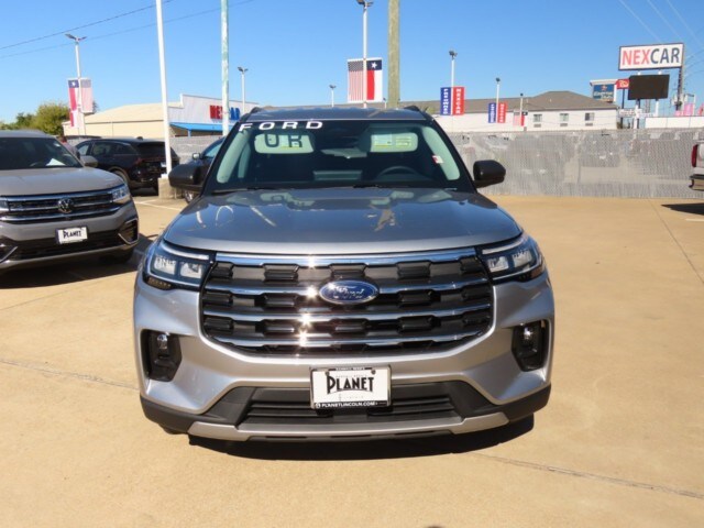 2025 Ford Explorer photo 3