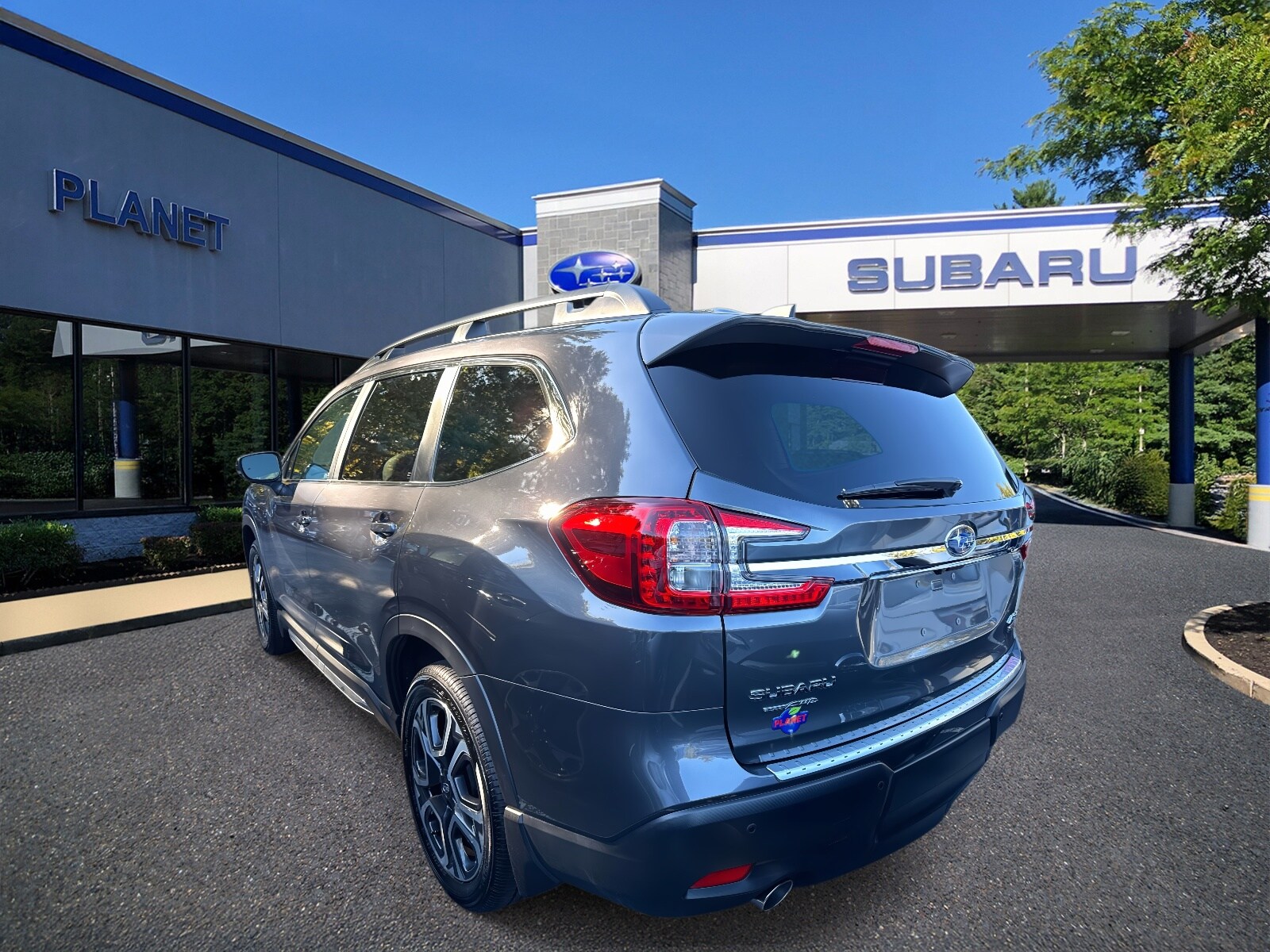 2024 Subaru Ascent Limited photo 3
