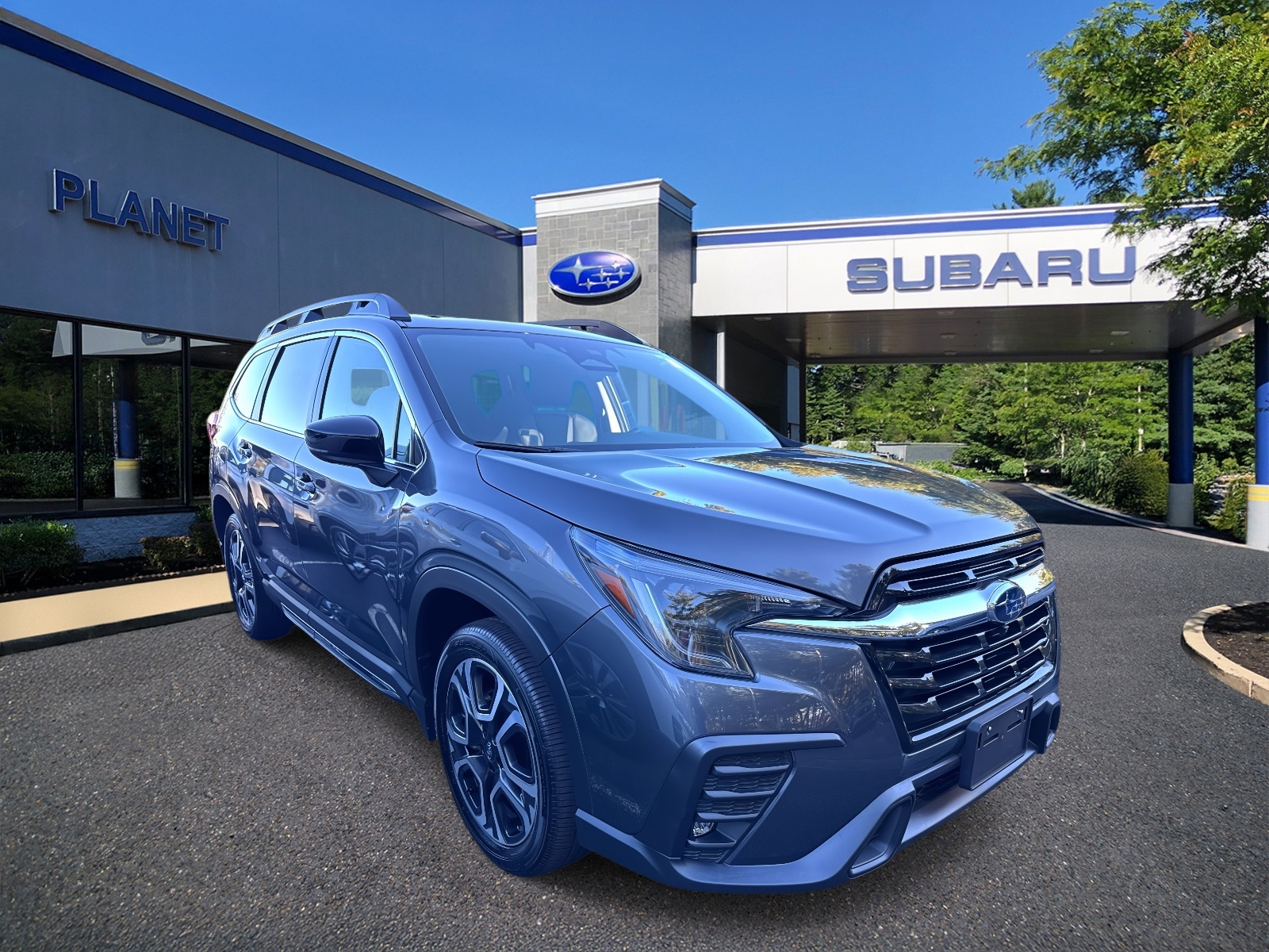 2024 Subaru Ascent Limited's photo