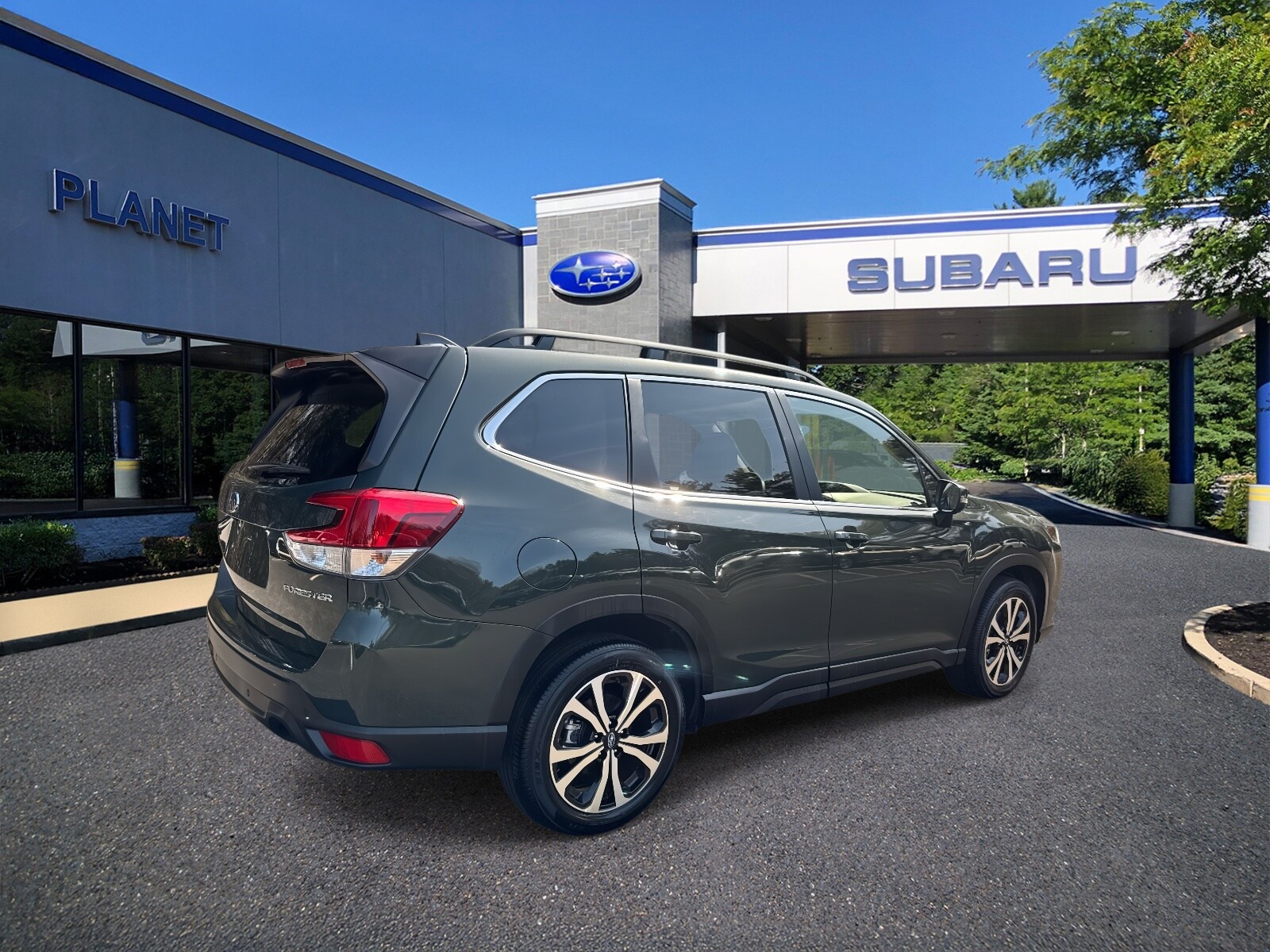 2024 Subaru Forester Limited photo 2