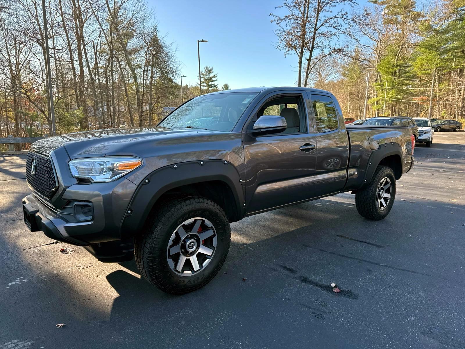 2017 Toyota Tacoma SR Access Cab 4x4 photo 4
