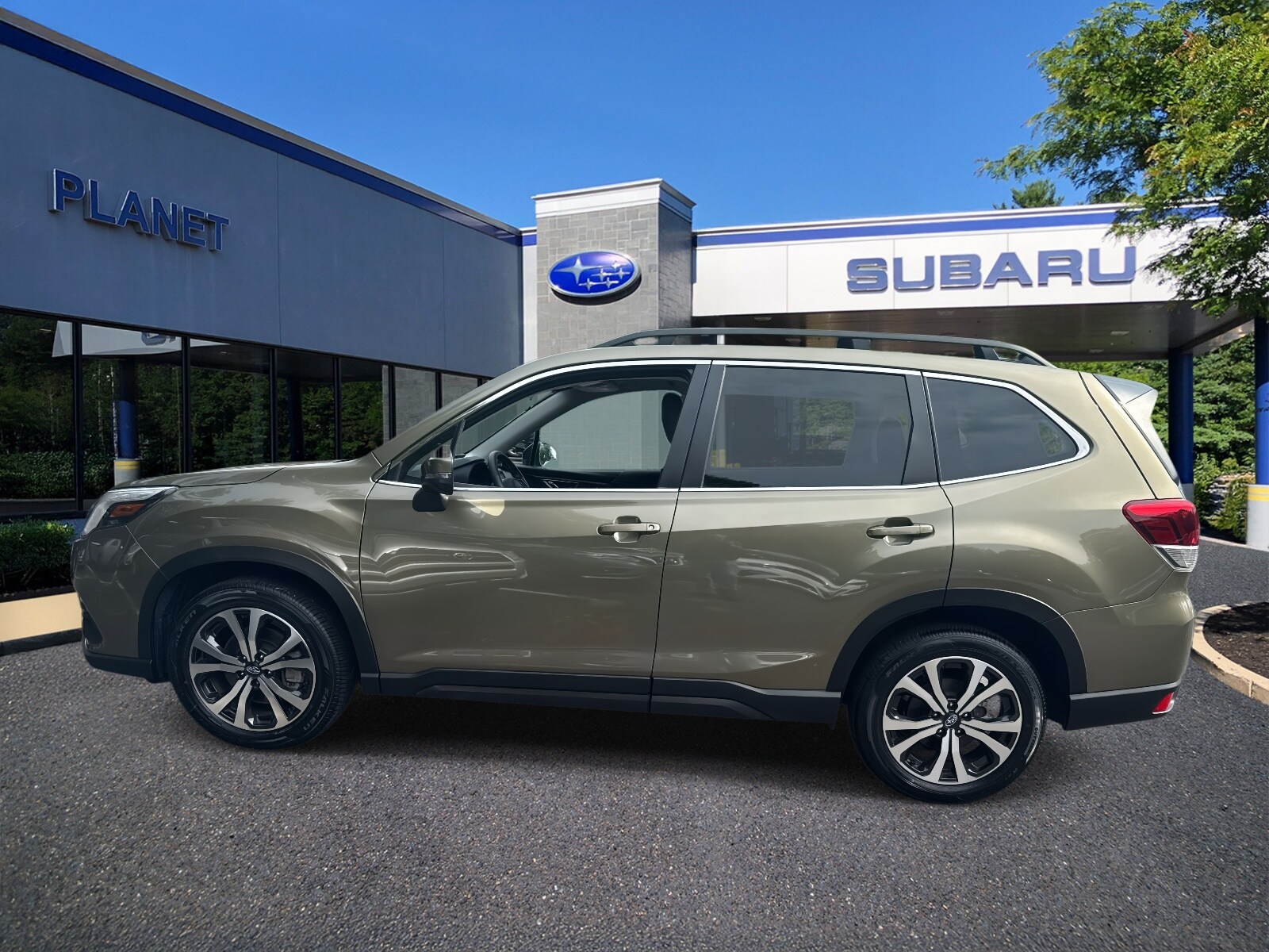 2024 Subaru Forester Limited photo 4