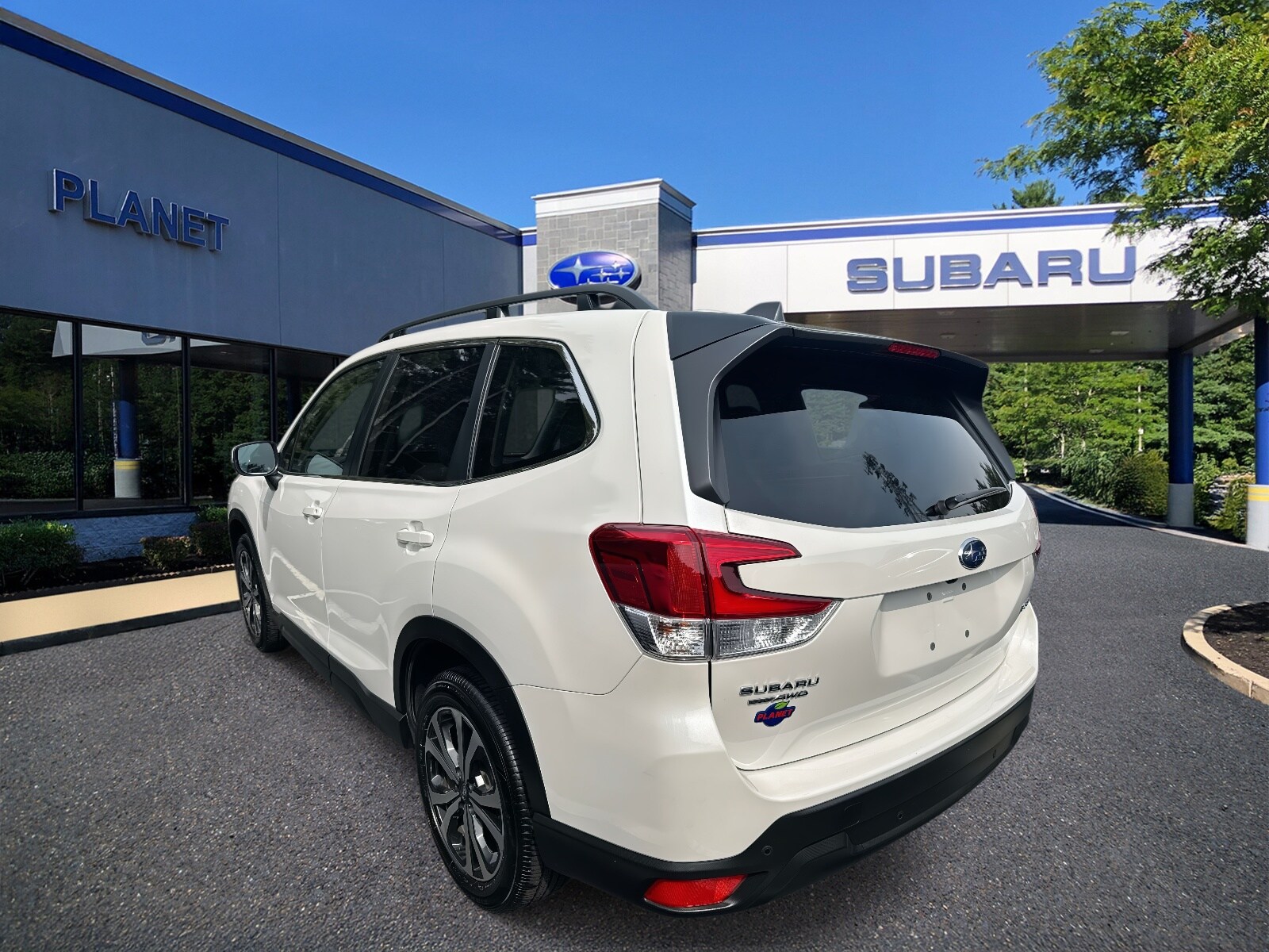 2024 Subaru Forester Limited photo 2