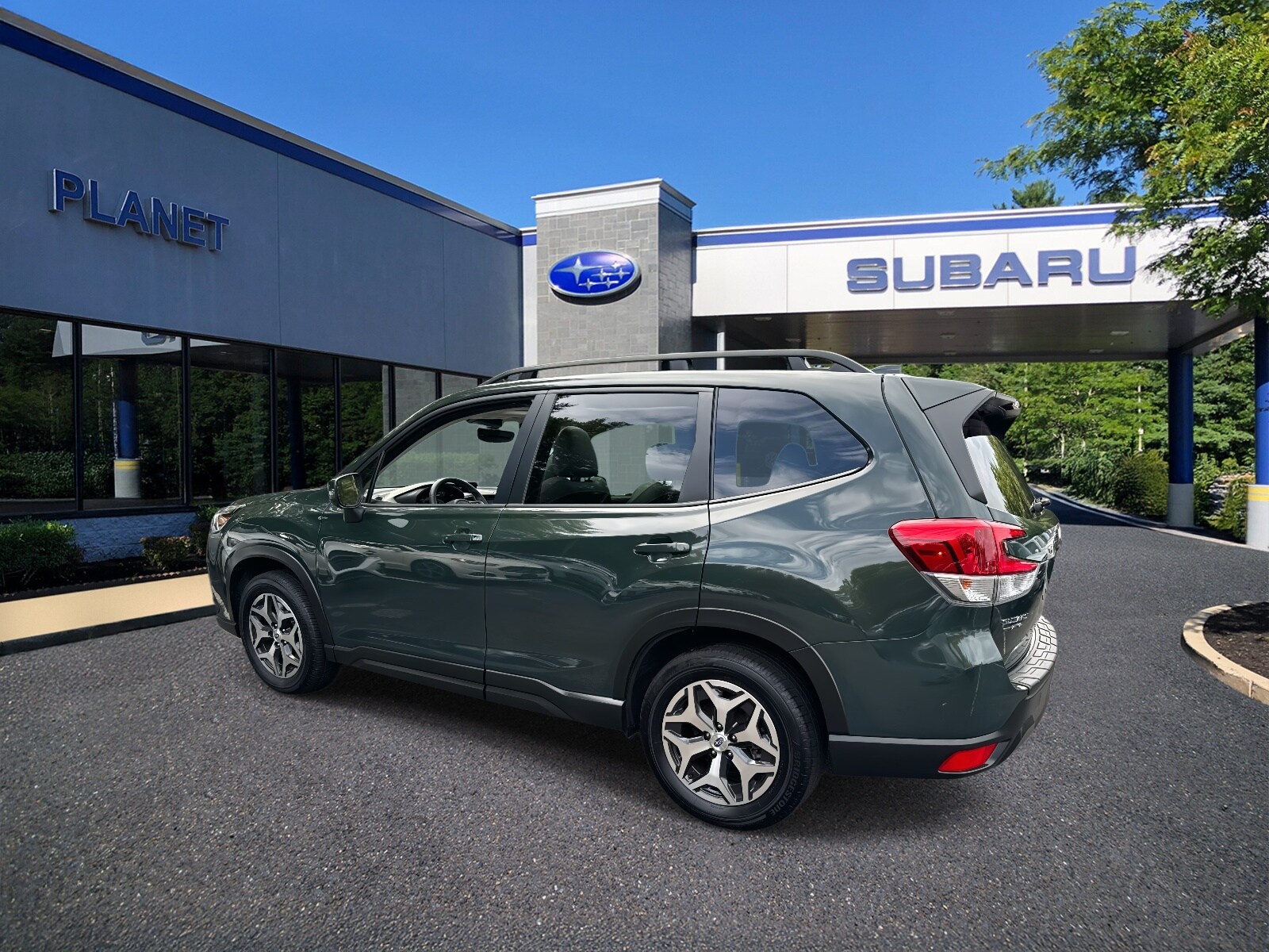 2023 Subaru Forester Premium photo 3