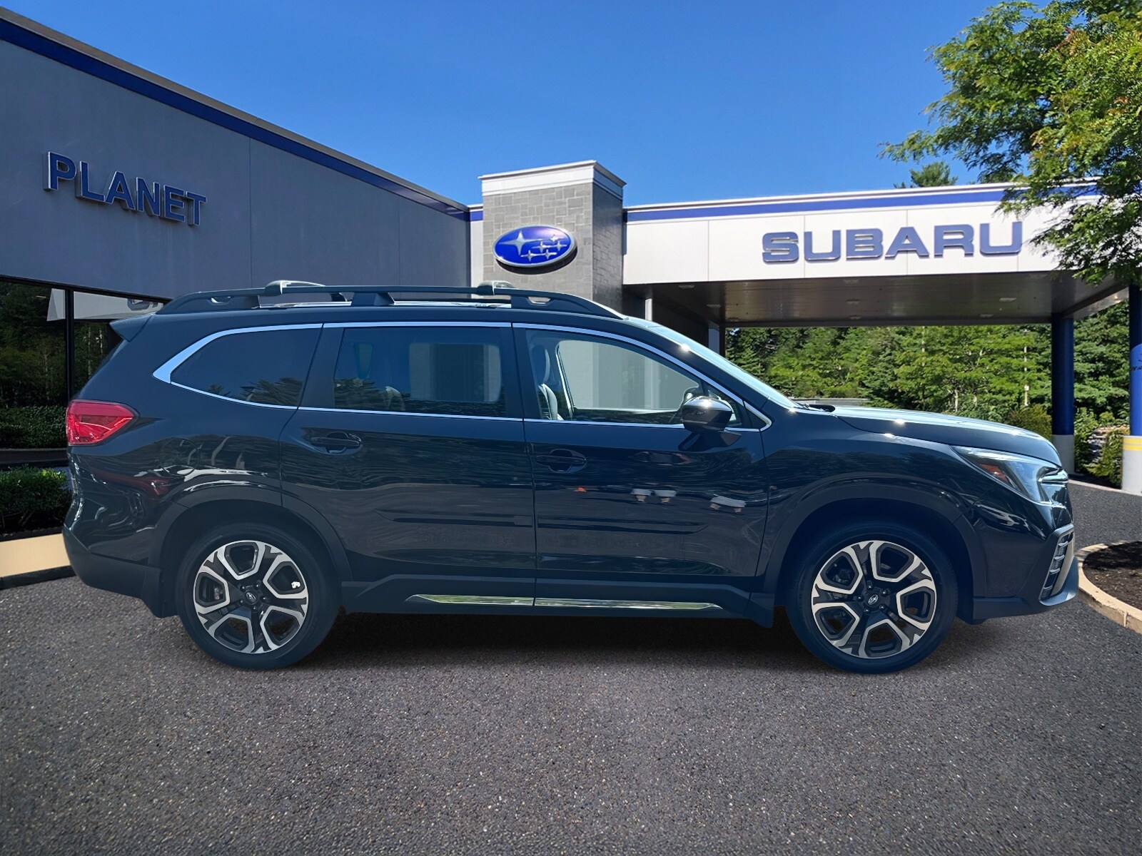 2024 Subaru Ascent Limited photo 2