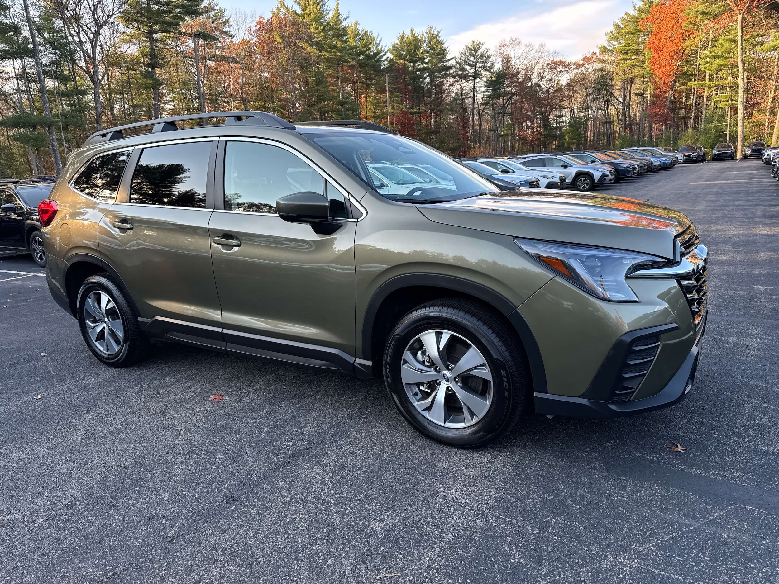 2024 Subaru Ascent Premium's photo