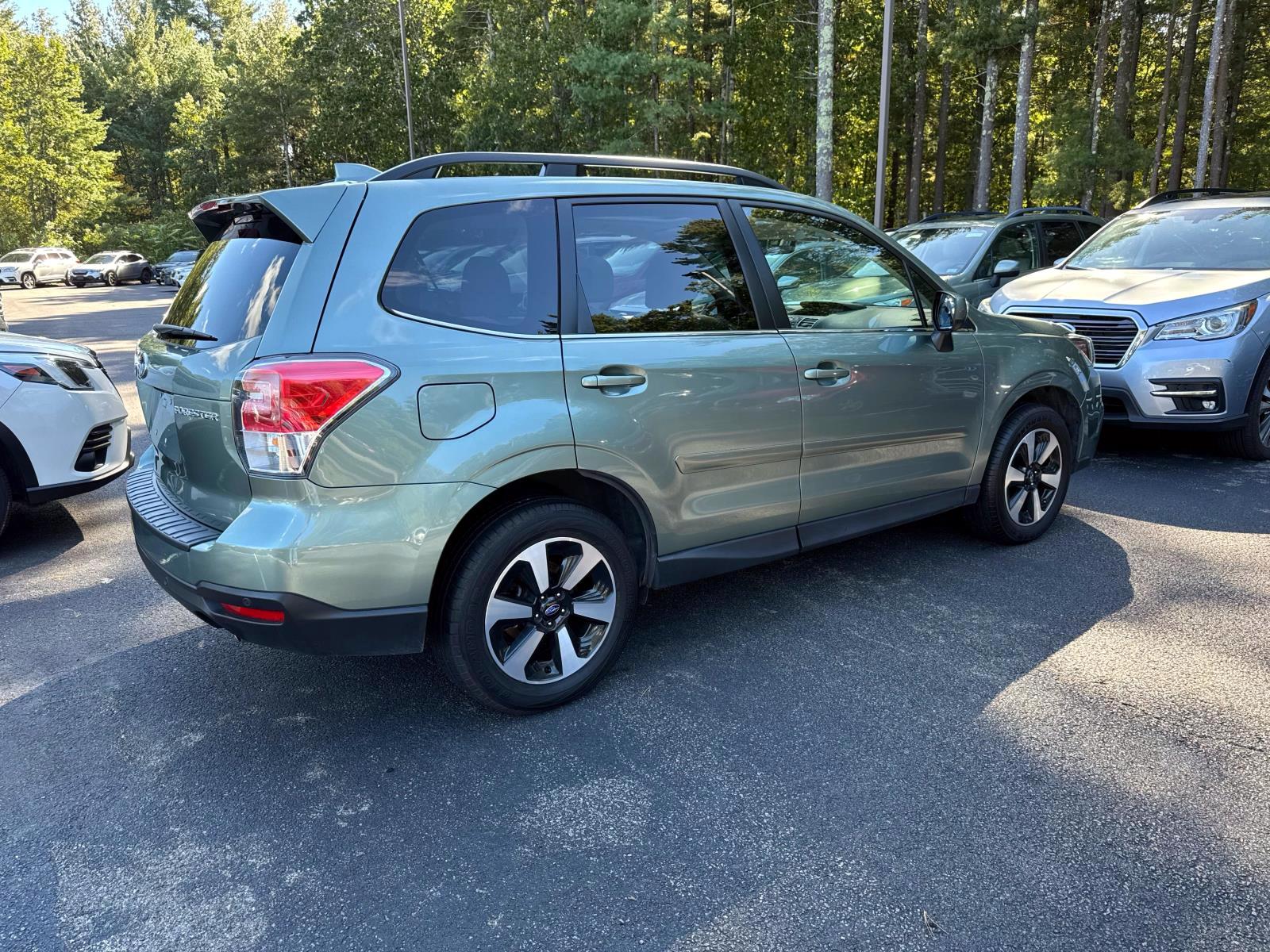 2018 Subaru Forester Limited photo 2