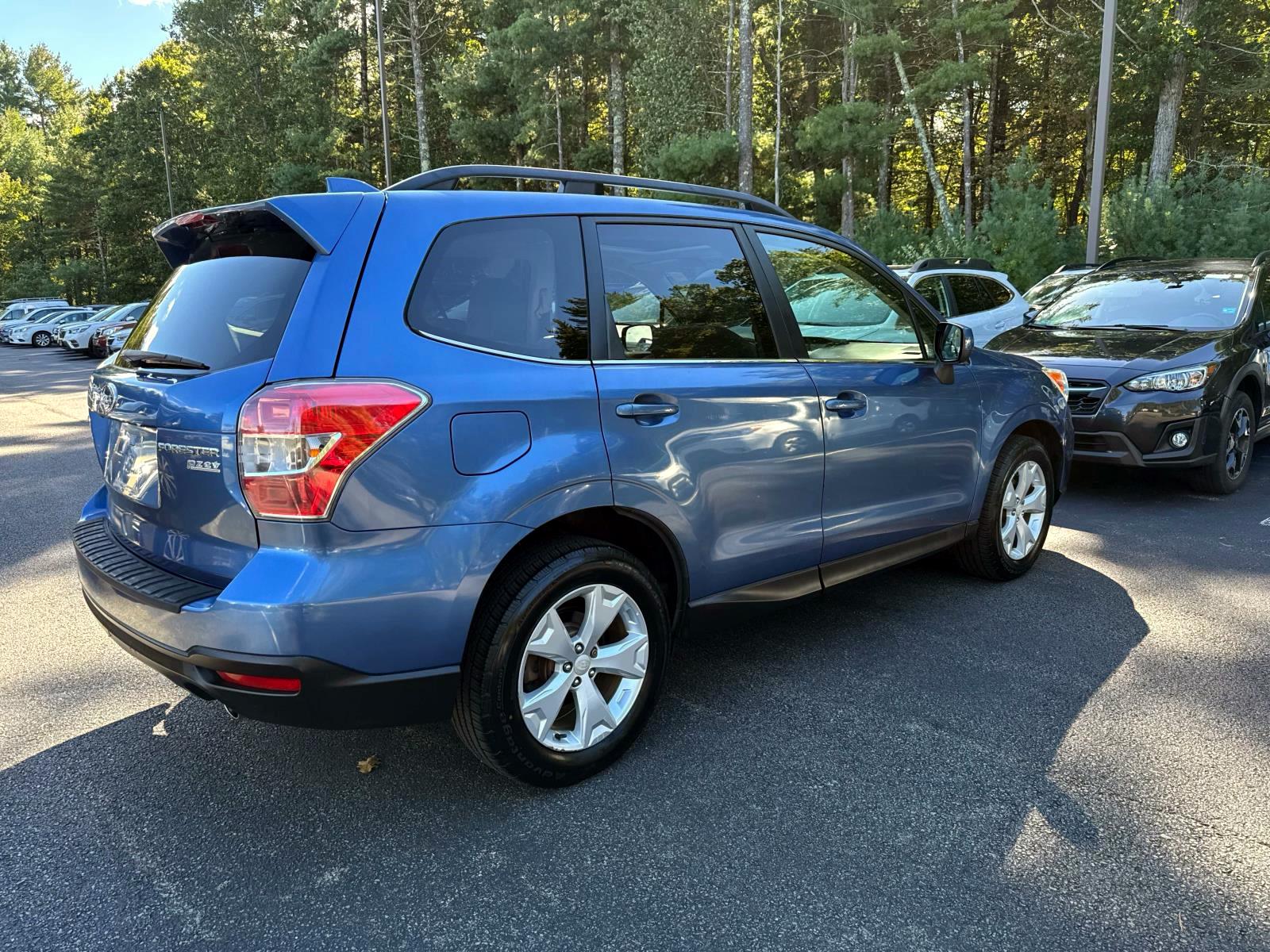 2016 Subaru Forester Limited photo 2