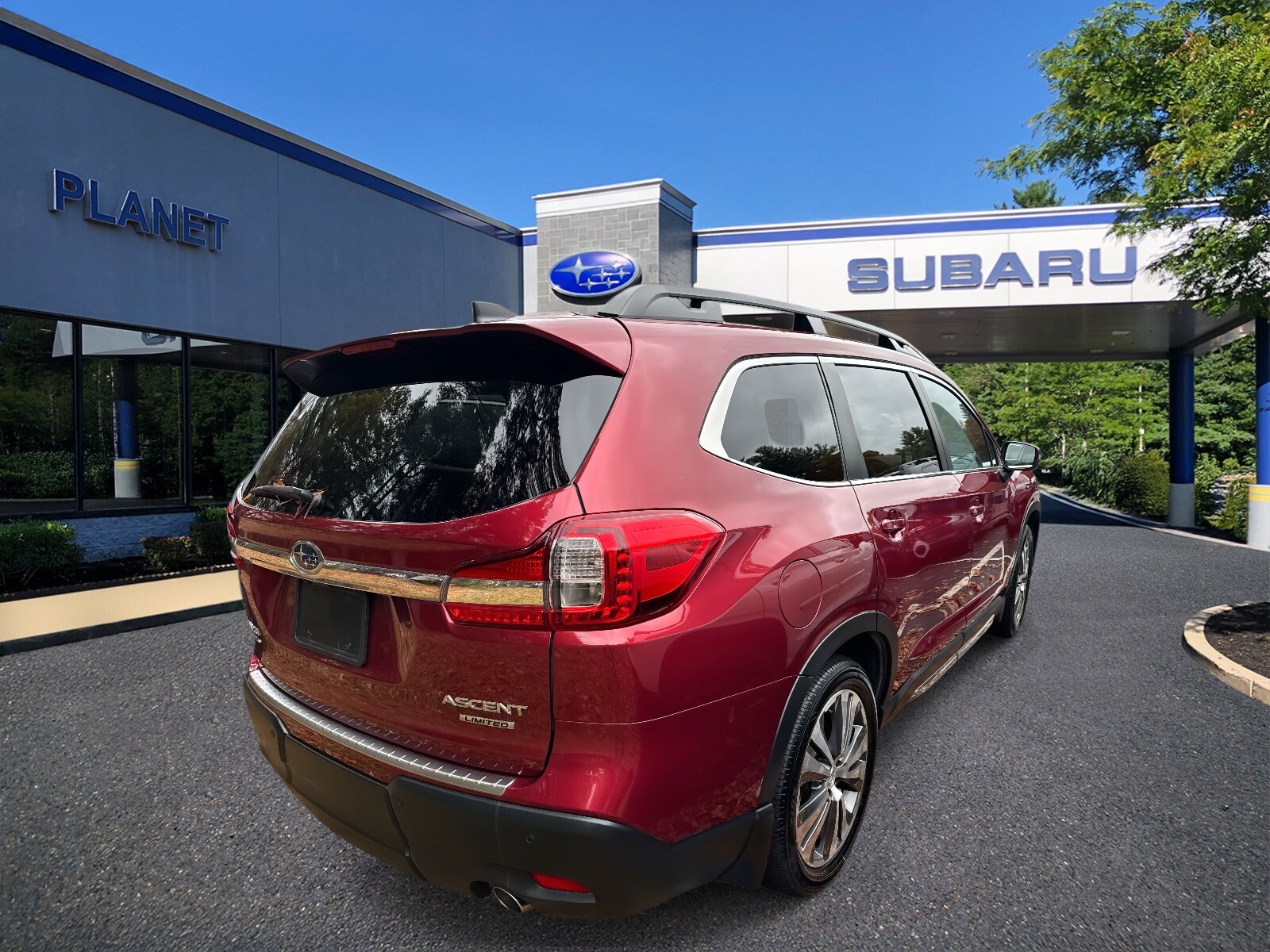 2022 Subaru Ascent Limited photo 2