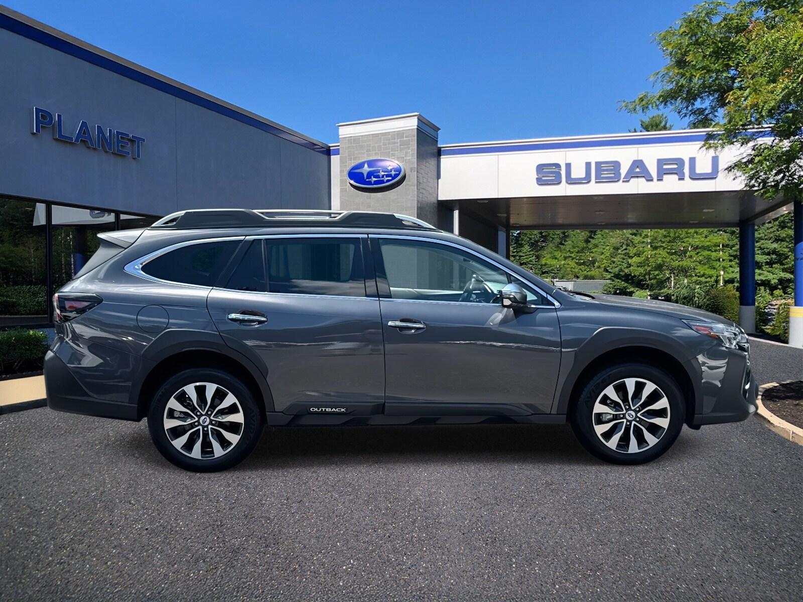 2024 Subaru Outback Touring XT photo 2