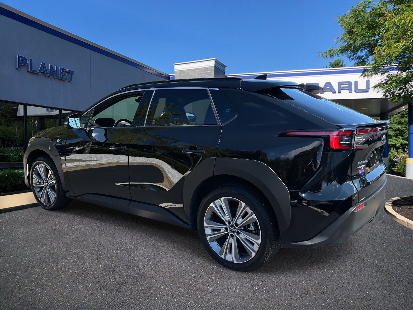 2023 Subaru Solterra Touring photo 3