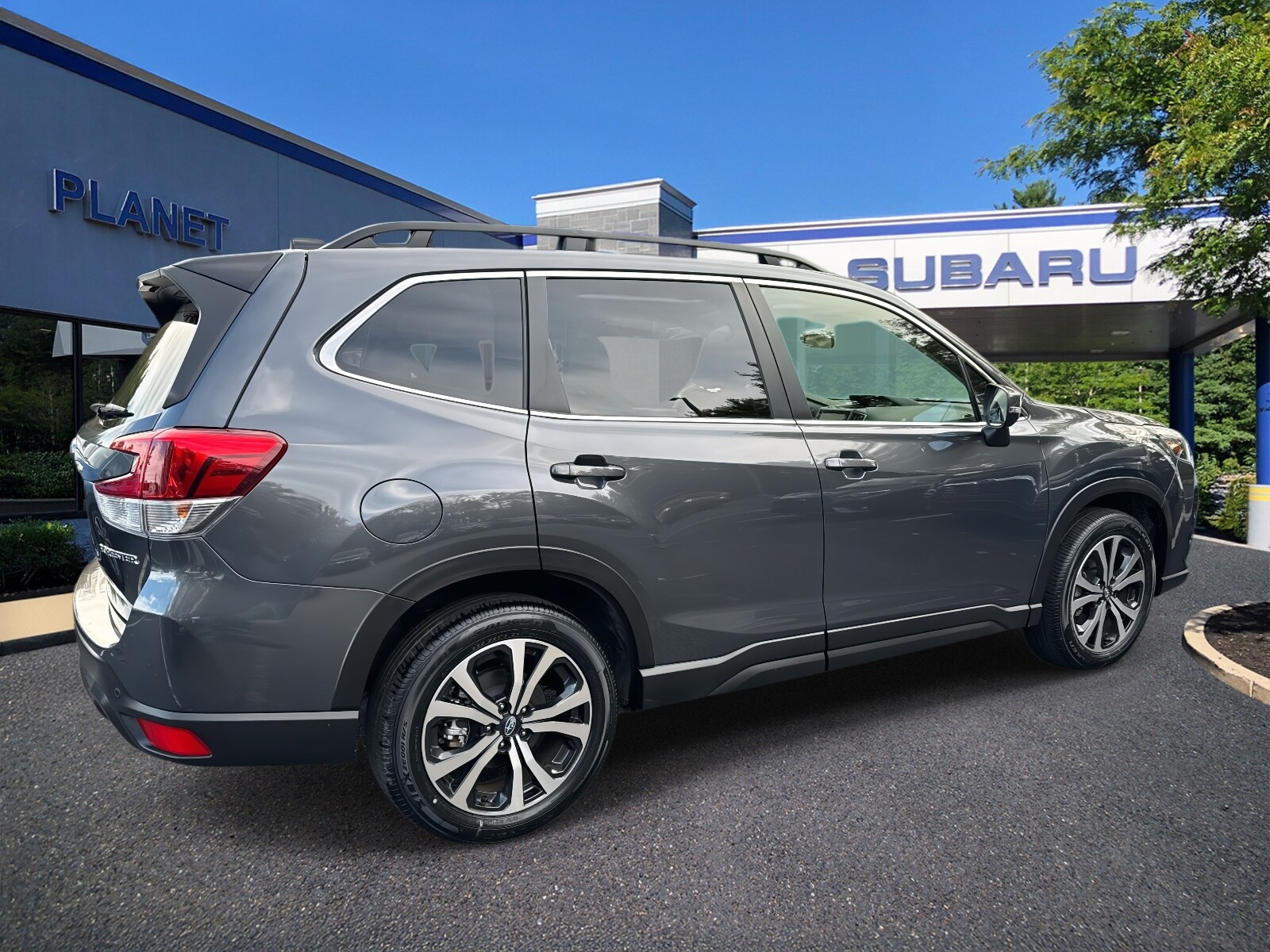 2024 Subaru Forester Limited photo 2