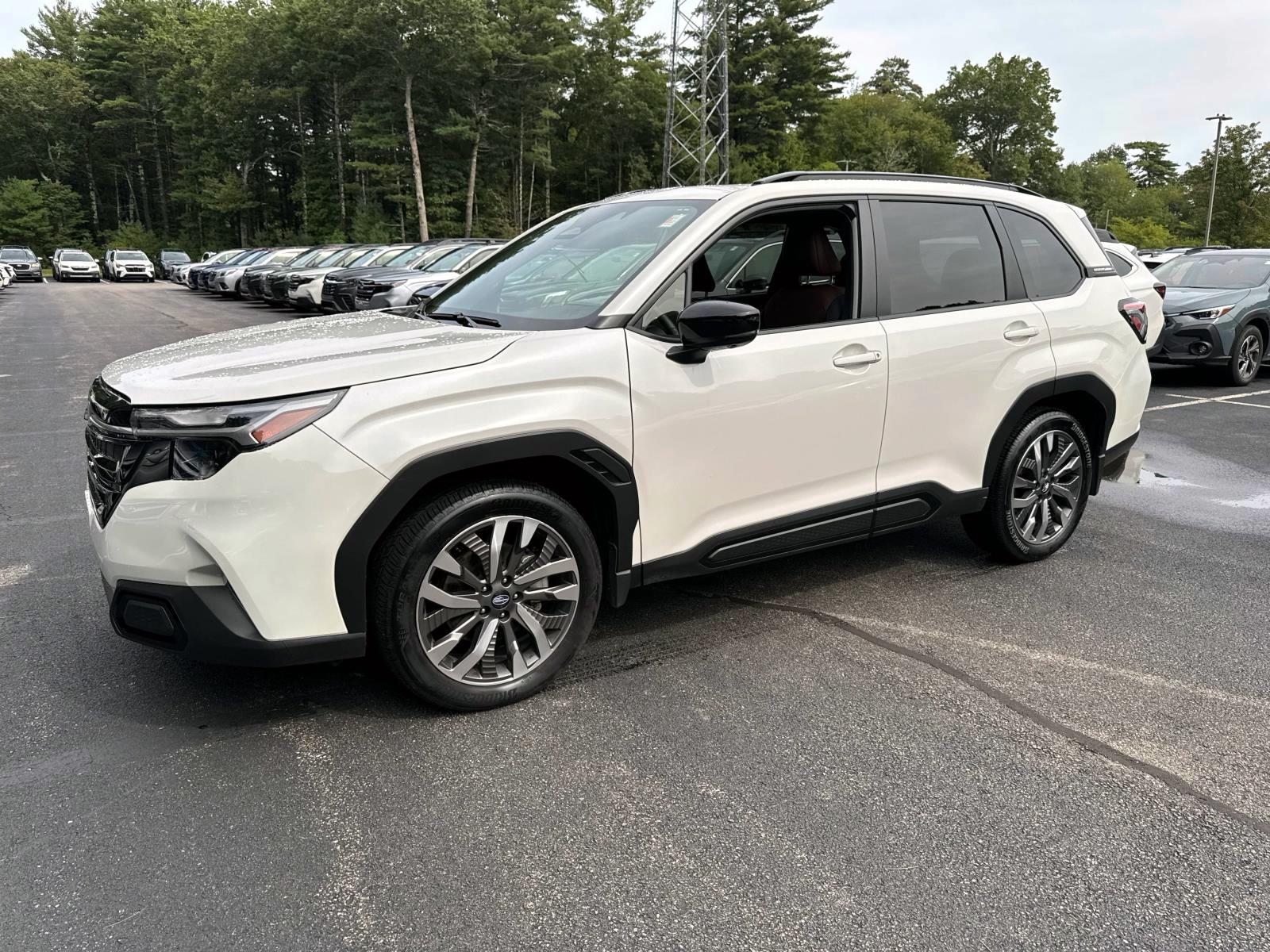 2025 Subaru Forester Touring photo 3