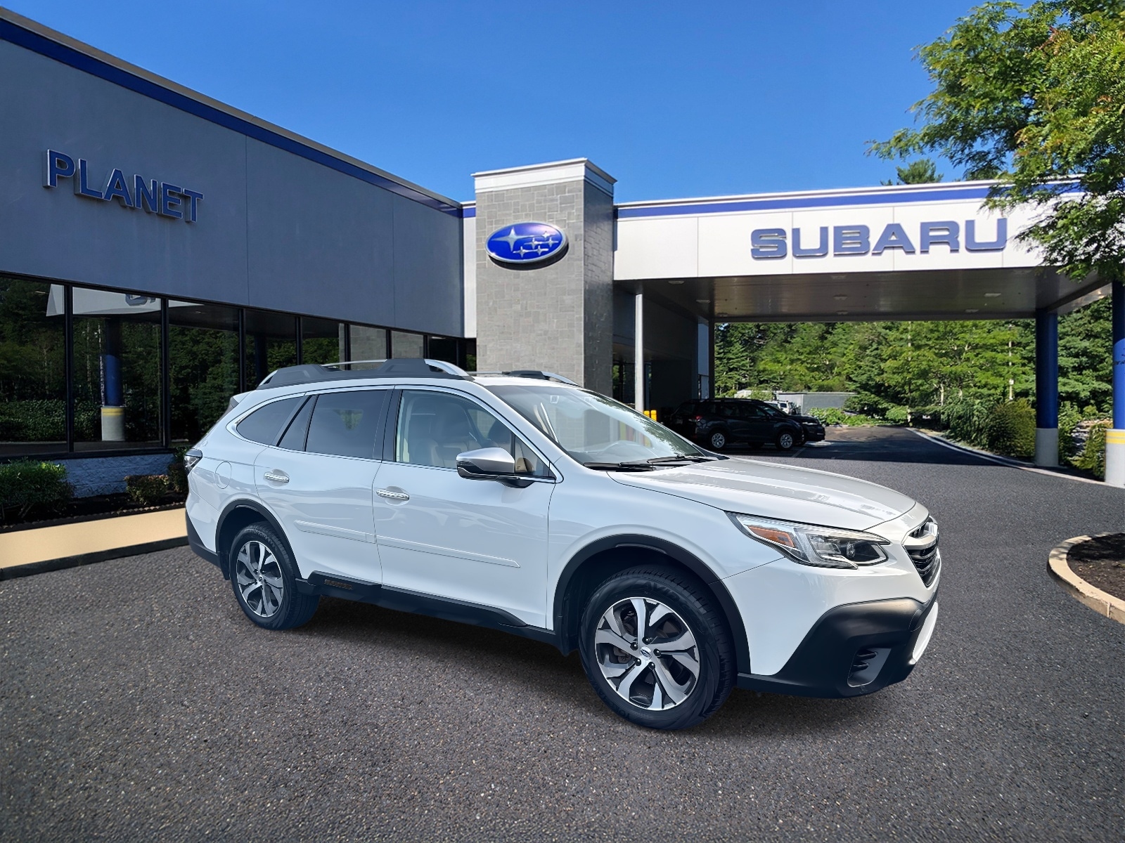 2022 Subaru Outback Touring's photo