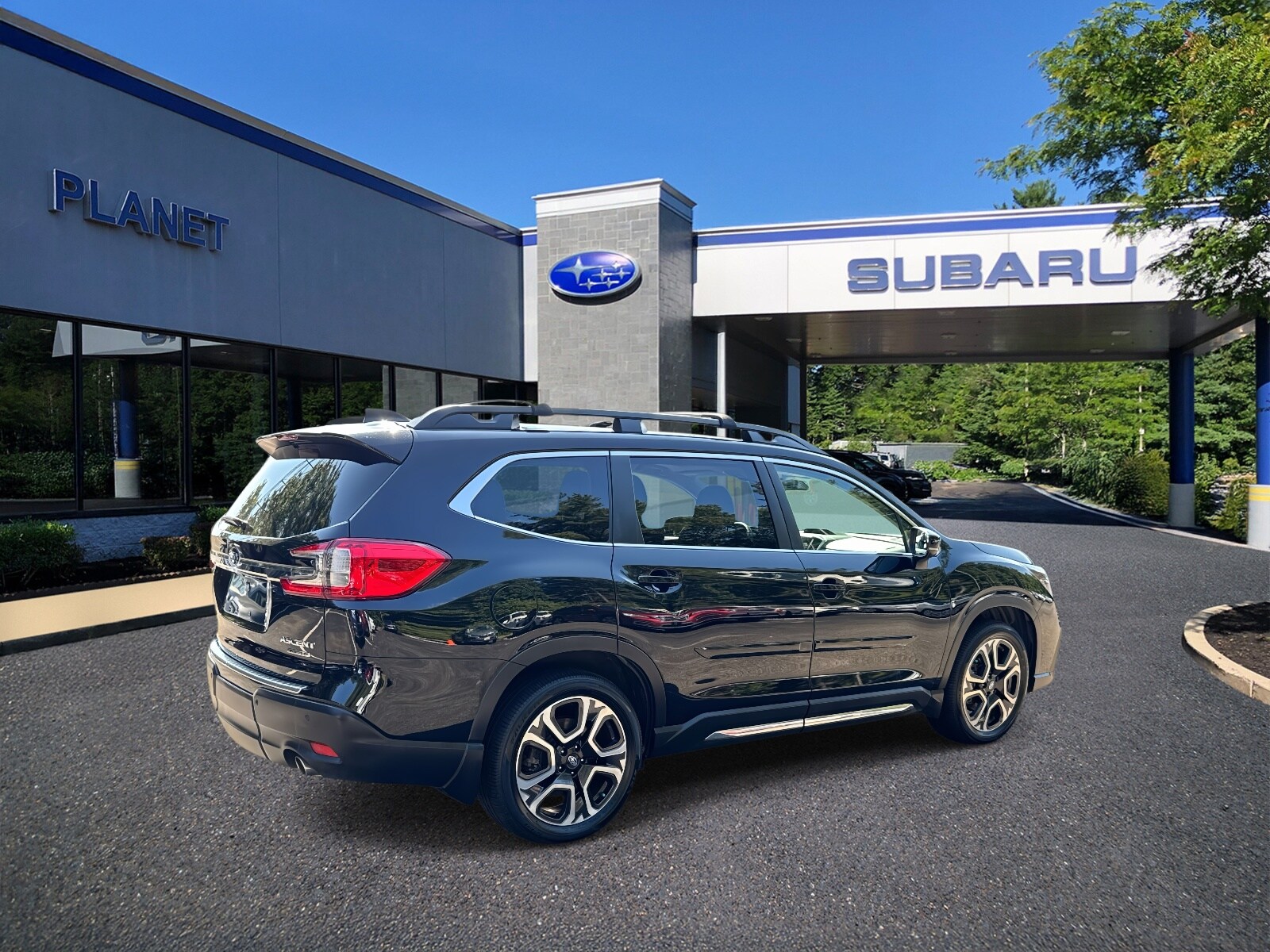 2024 Subaru Ascent Limited photo 3