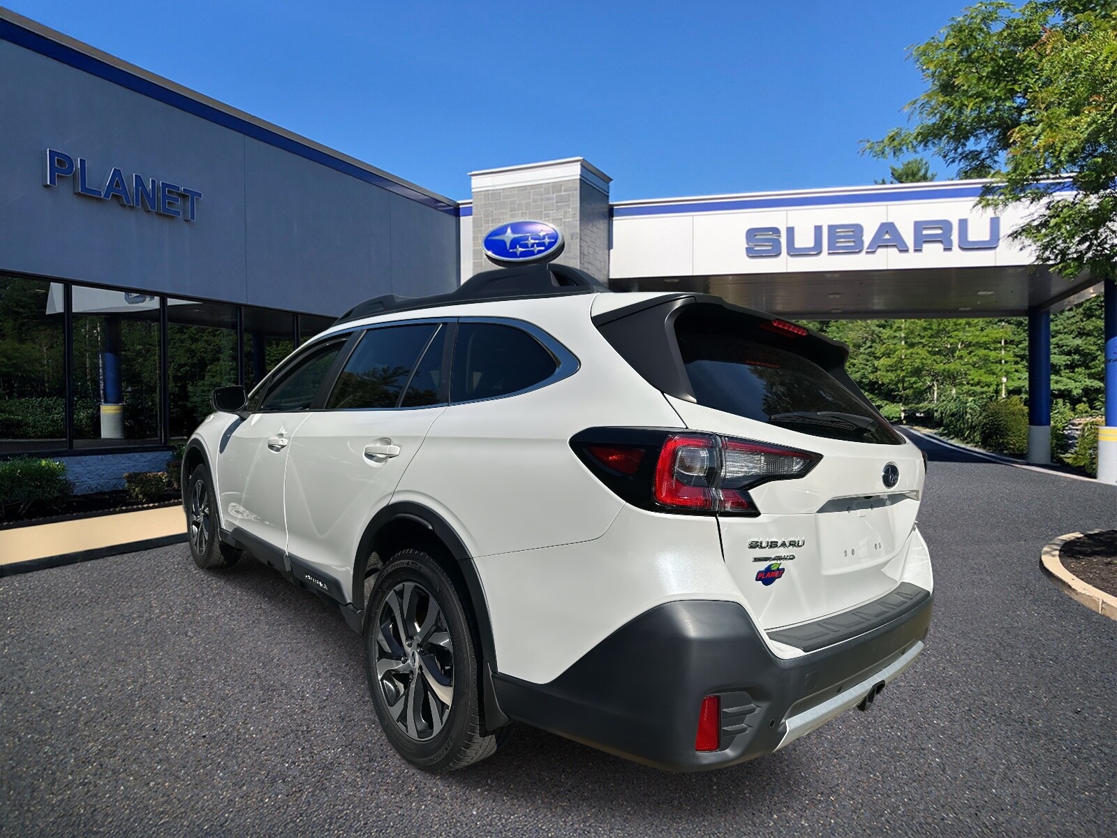 2022 Subaru Outback Limited XT photo 3