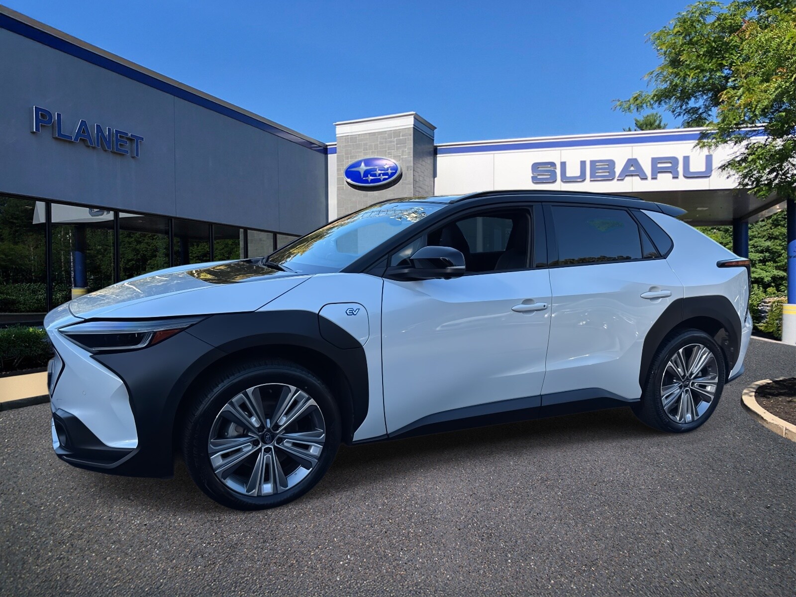 2023 Subaru Solterra Touring photo 3