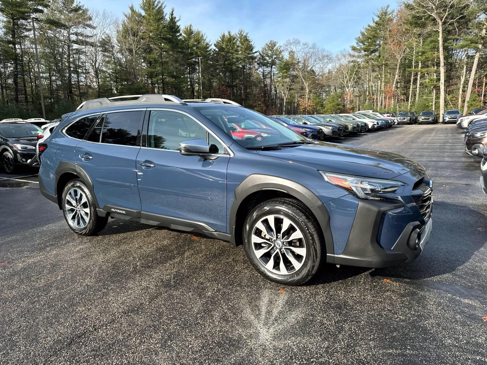 2025 Subaru Outback Touring's photo