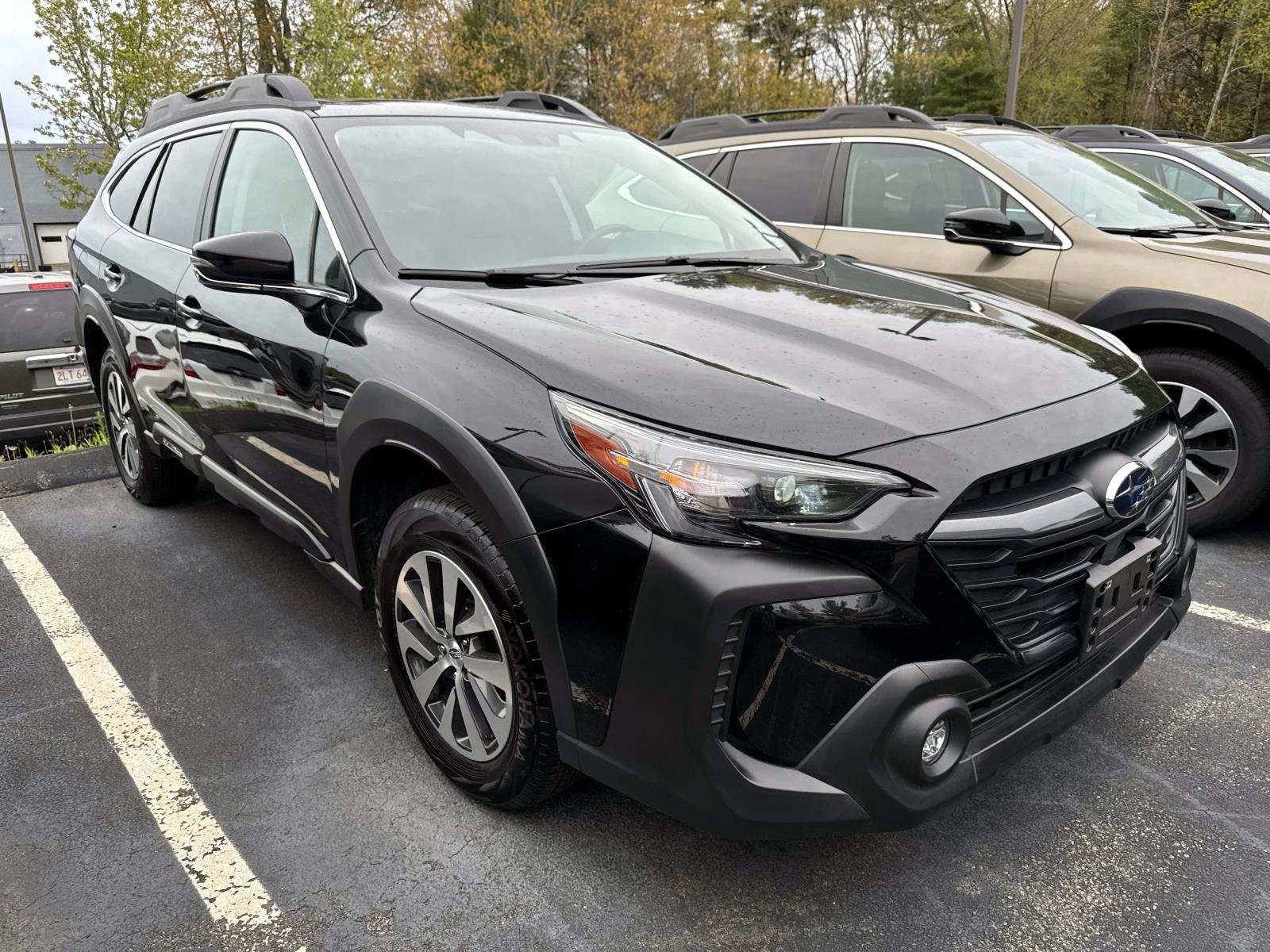 2025 Subaru Outback Premium's photo