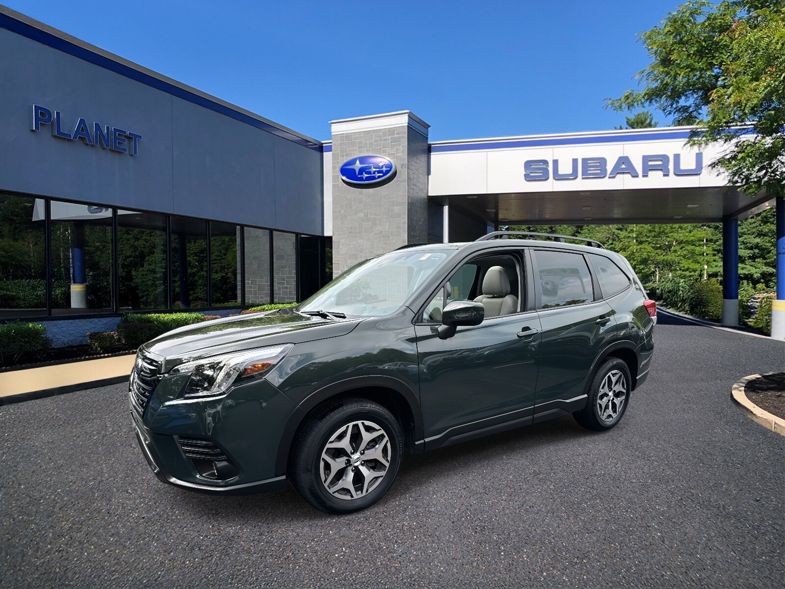 2023 Subaru Forester Premium photo 4