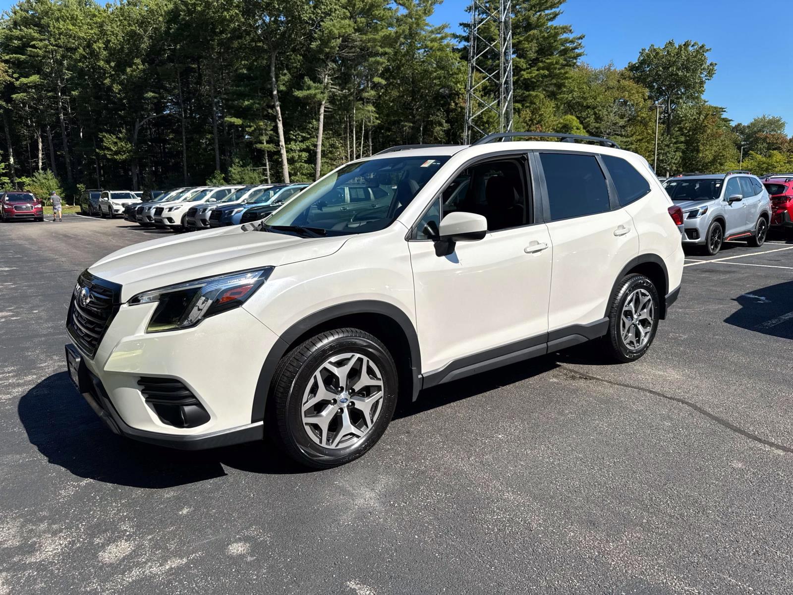 2022 Subaru Forester Premium photo 3