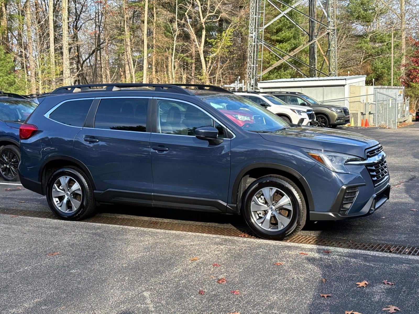 2024 Subaru Ascent Premium's photo