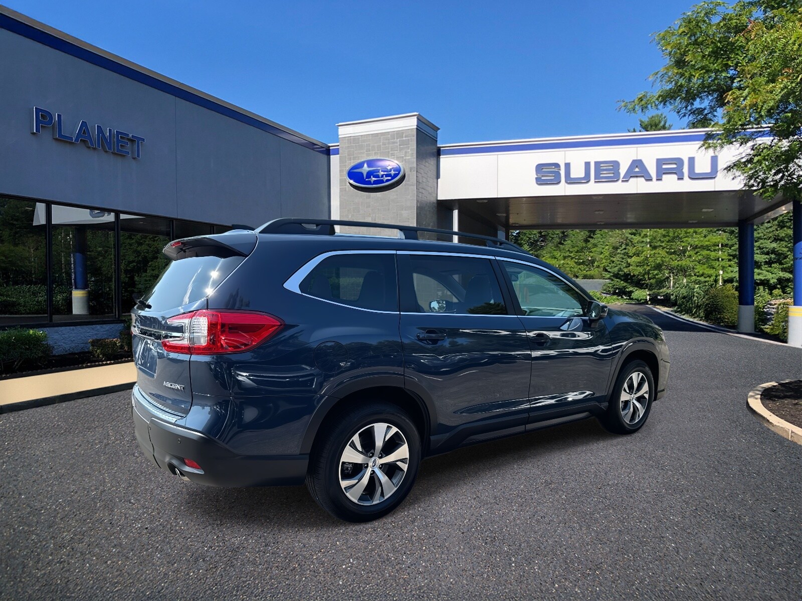 2024 Subaru Ascent Premium photo 2