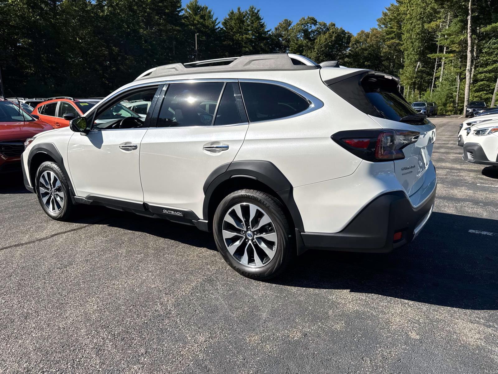 2023 Subaru Outback Touring photo 3