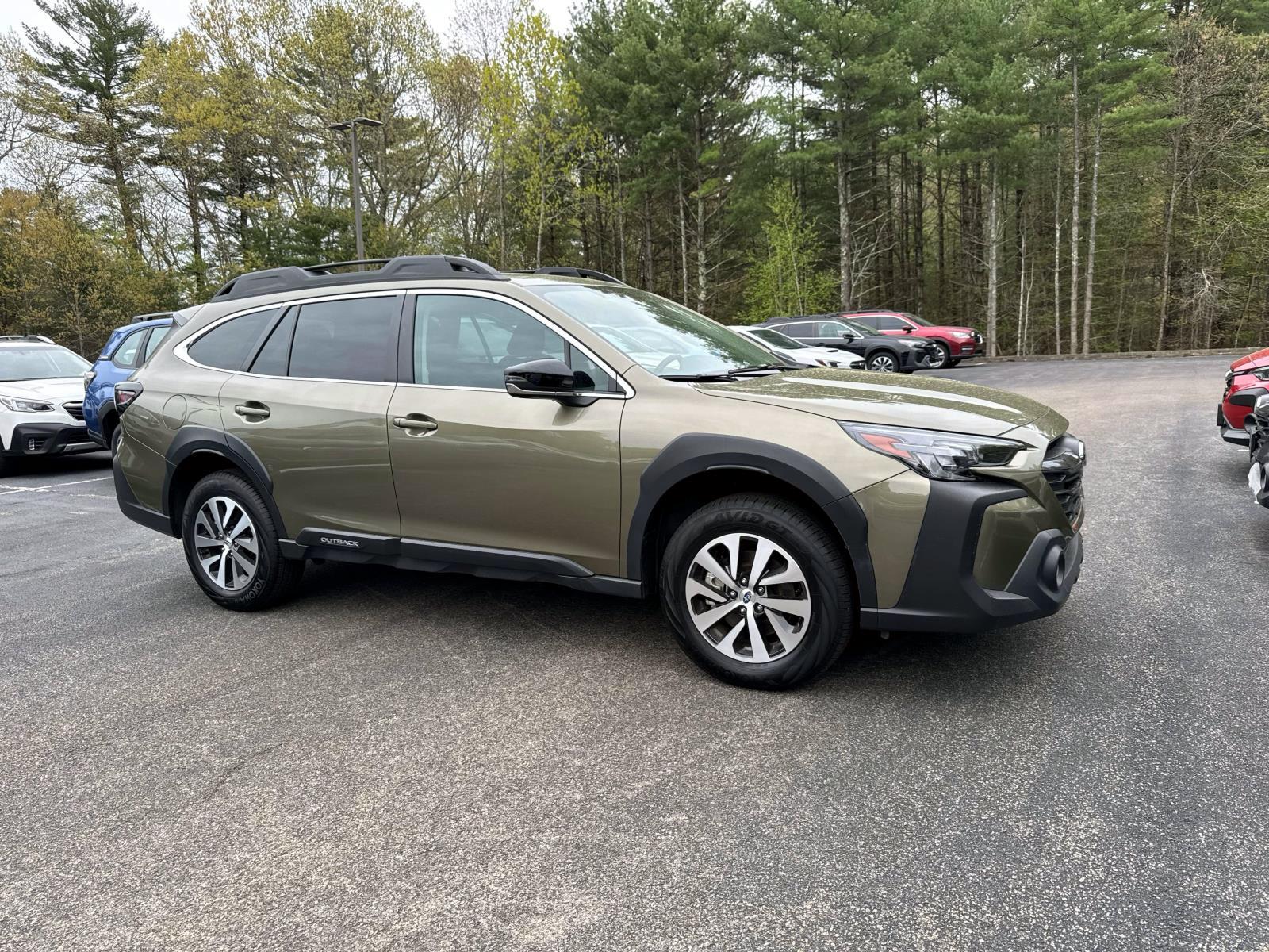 2025 Subaru Outback Premium's photo