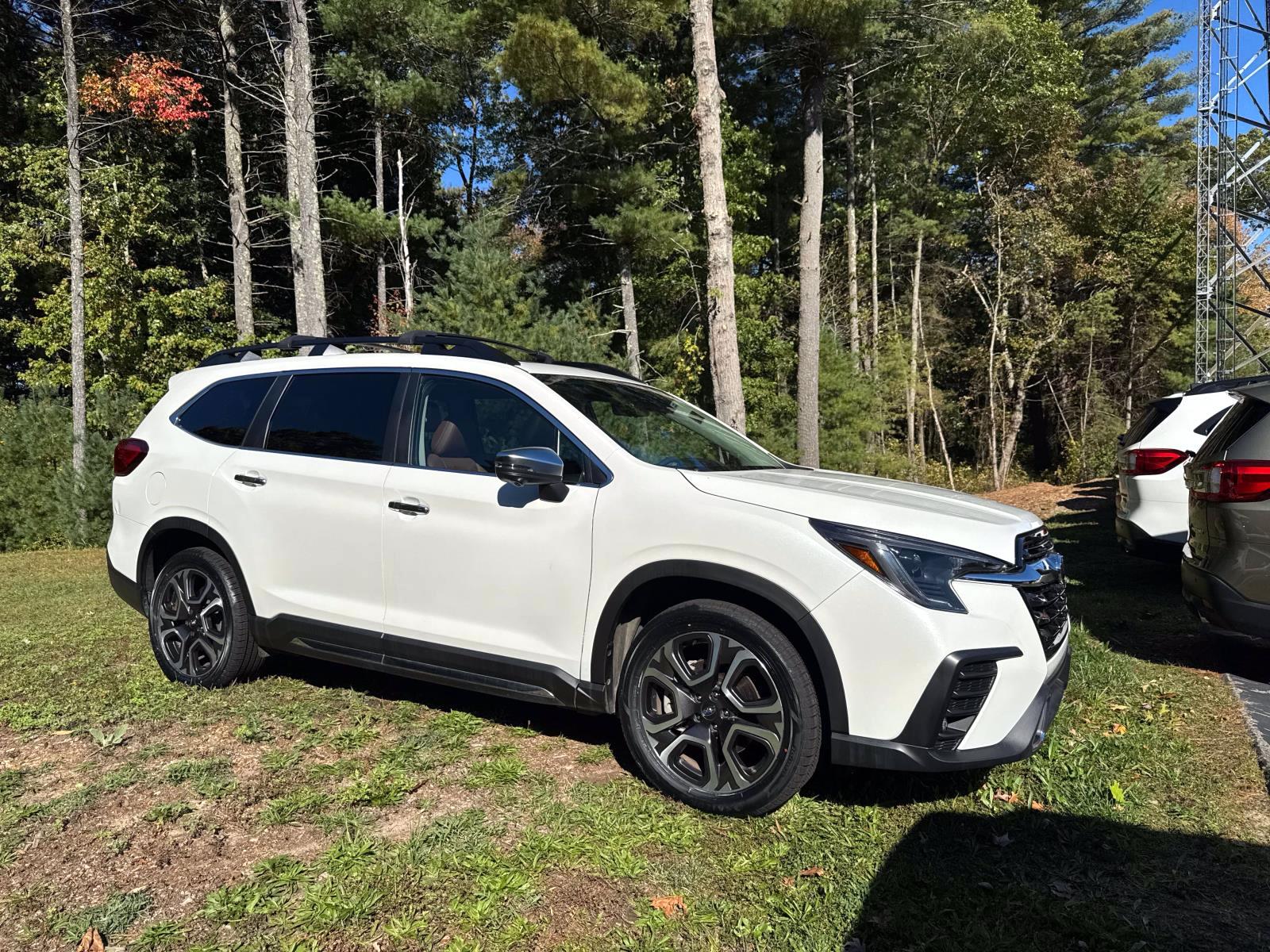 2023 Subaru Ascent Touring's photo