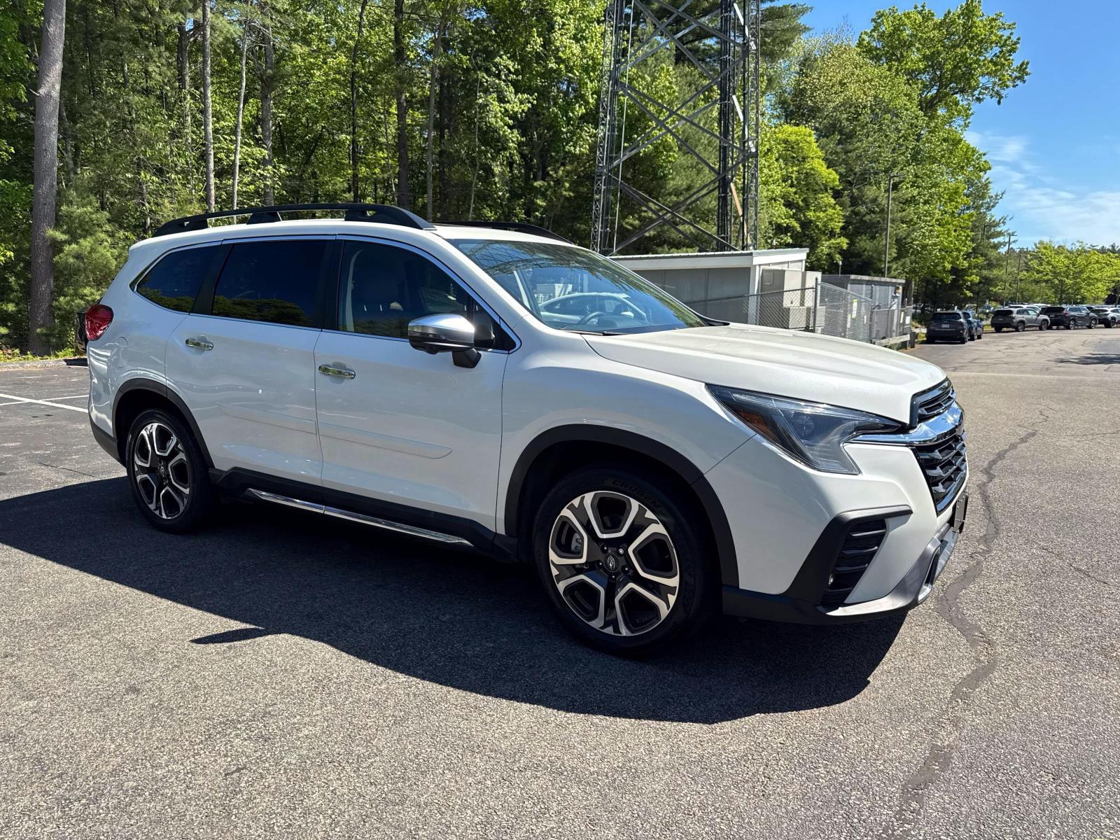 2023 Subaru Ascent Touring's photo