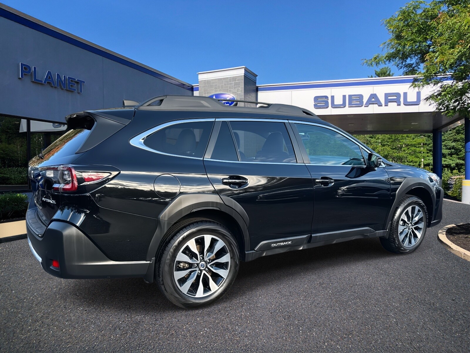 2023 Subaru Outback Limited photo 2
