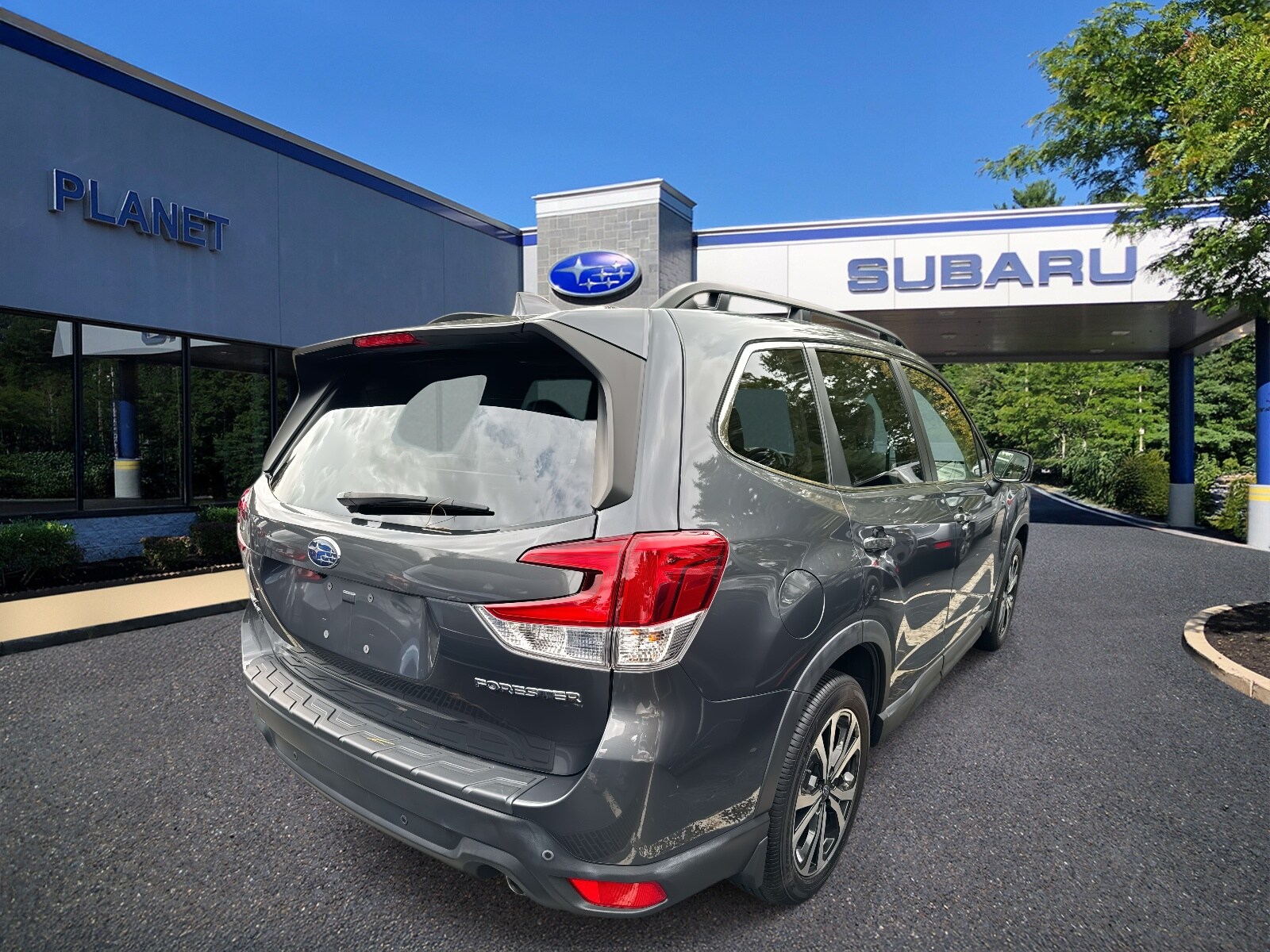 2023 Subaru Forester Limited photo 2