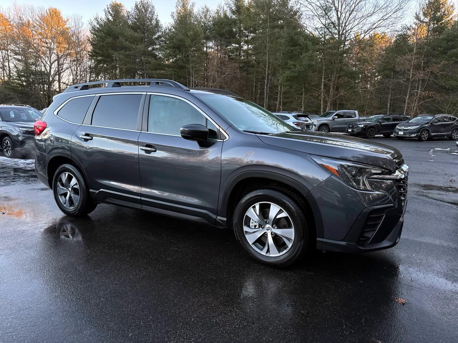 2024 Subaru Ascent Premium's photo