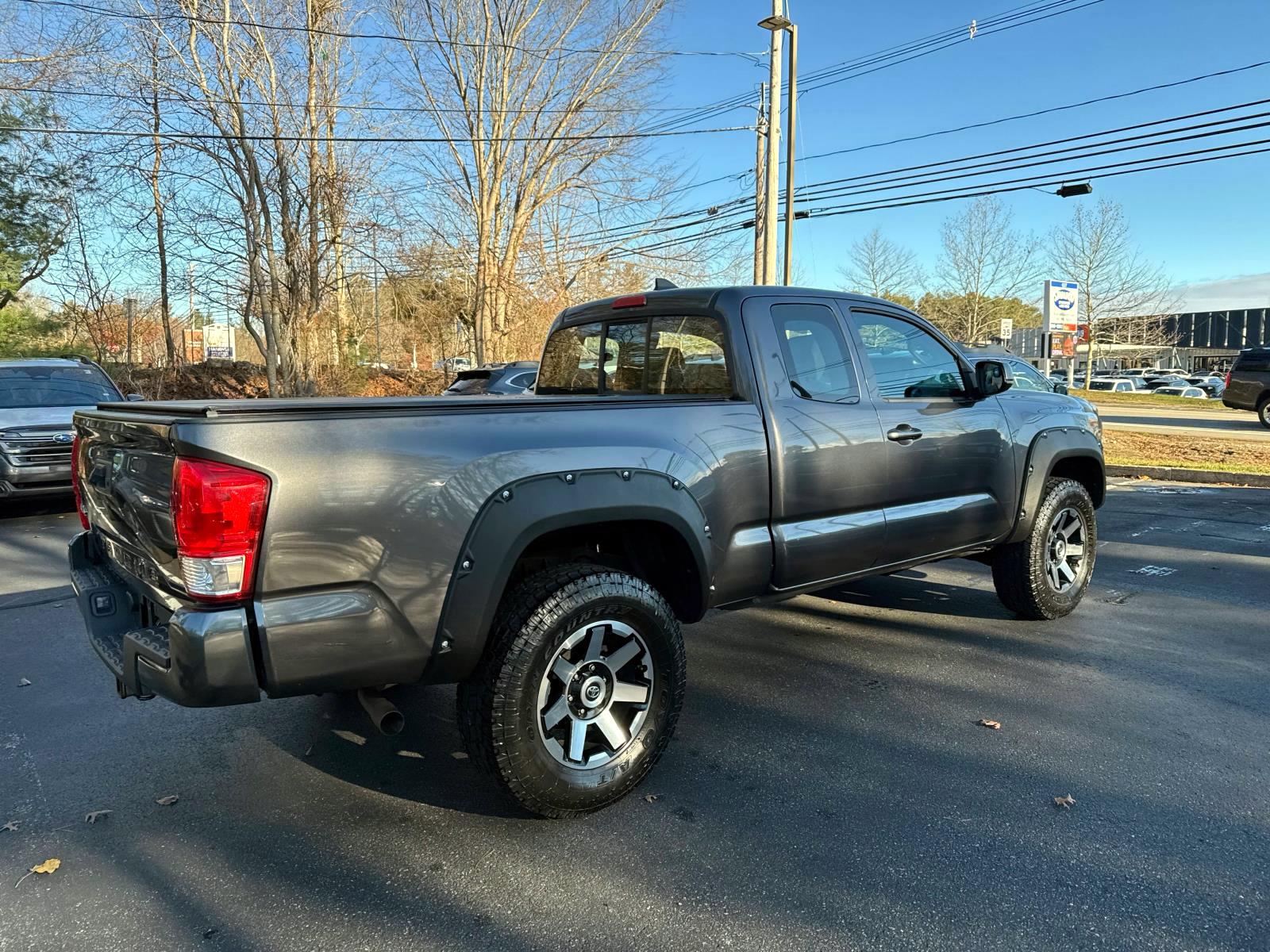 2017 Toyota Tacoma SR Access Cab 4x4 photo 2