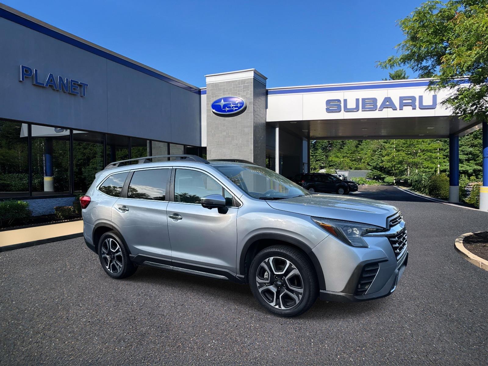 2023 Subaru Ascent Touring's photo