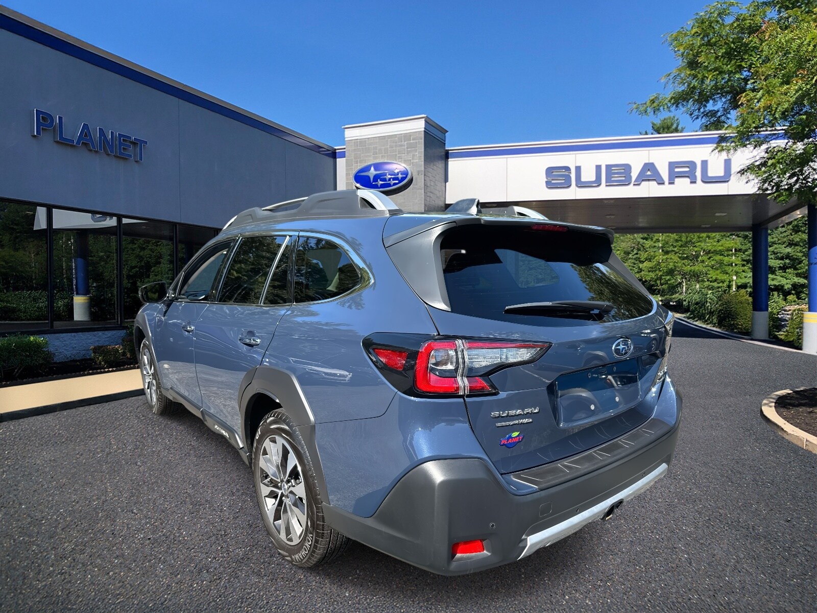 2025 Subaru Outback Touring photo 3