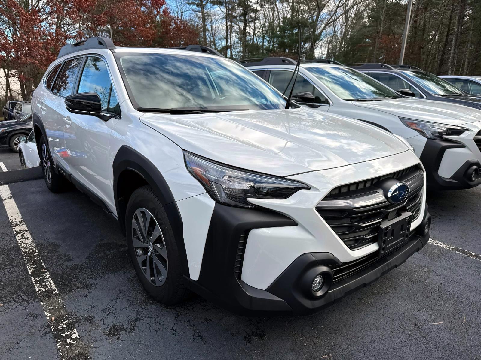 2024 Subaru Outback Premium's photo