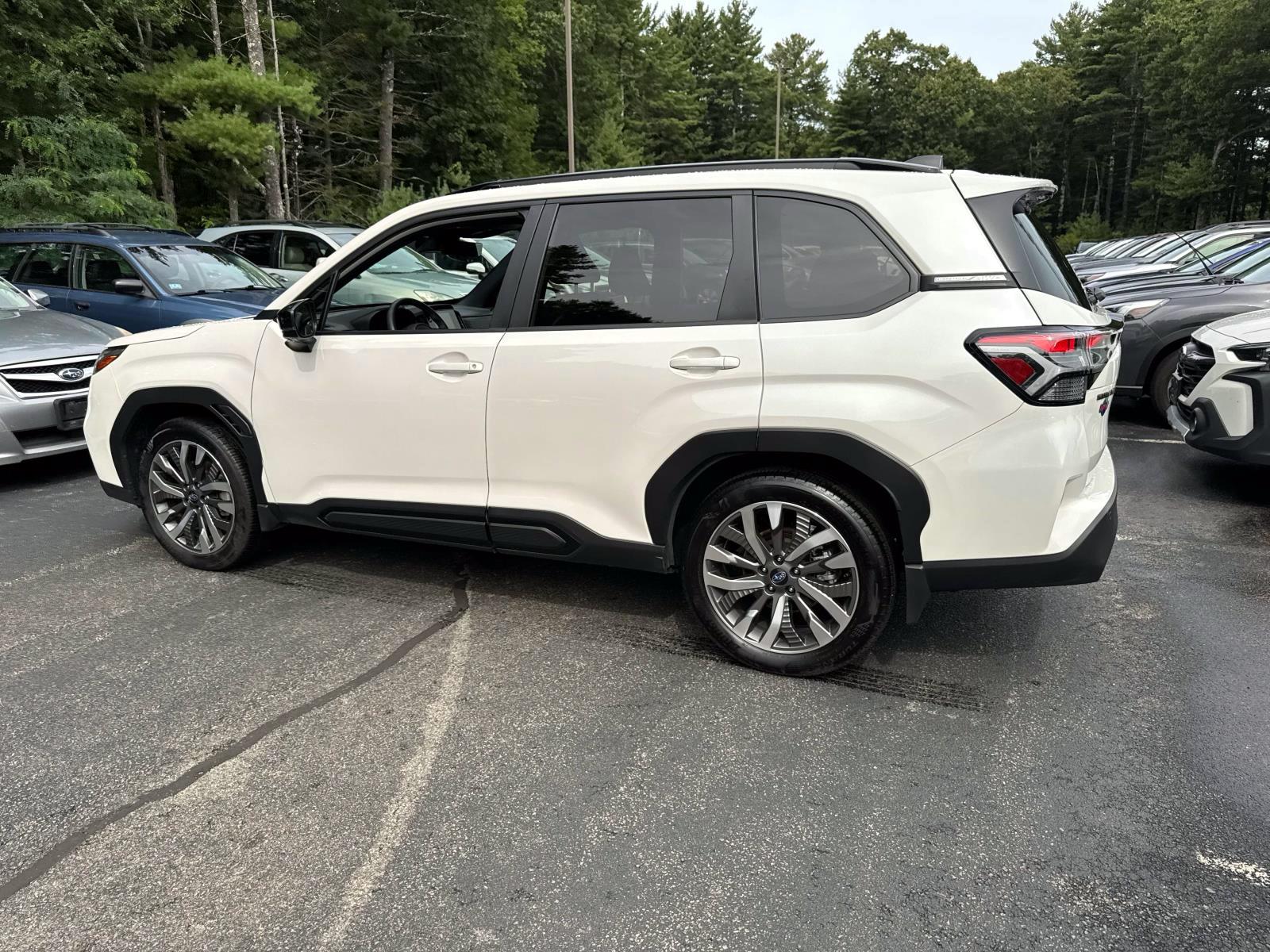 2025 Subaru Forester Touring photo 2