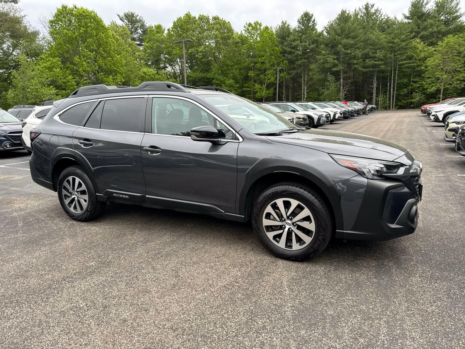 2024 Subaru Outback Premium's photo