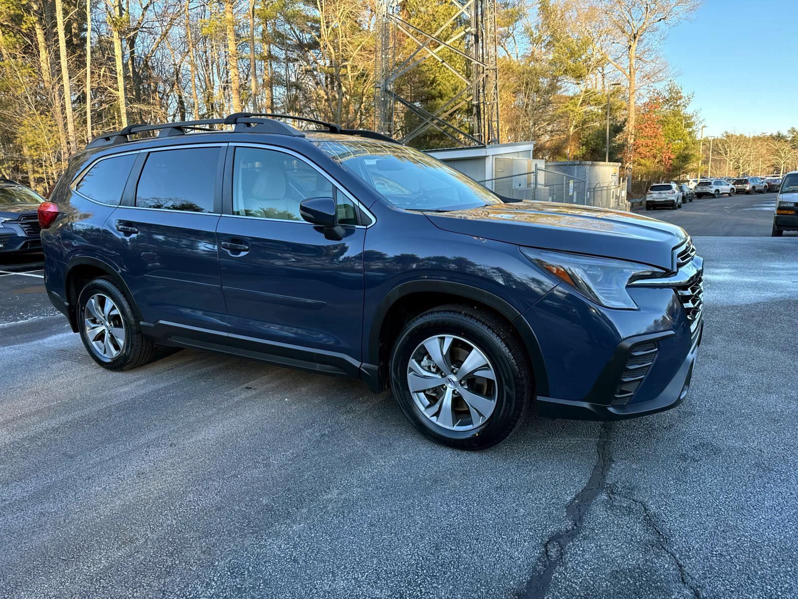 2023 Subaru Ascent Premium's photo