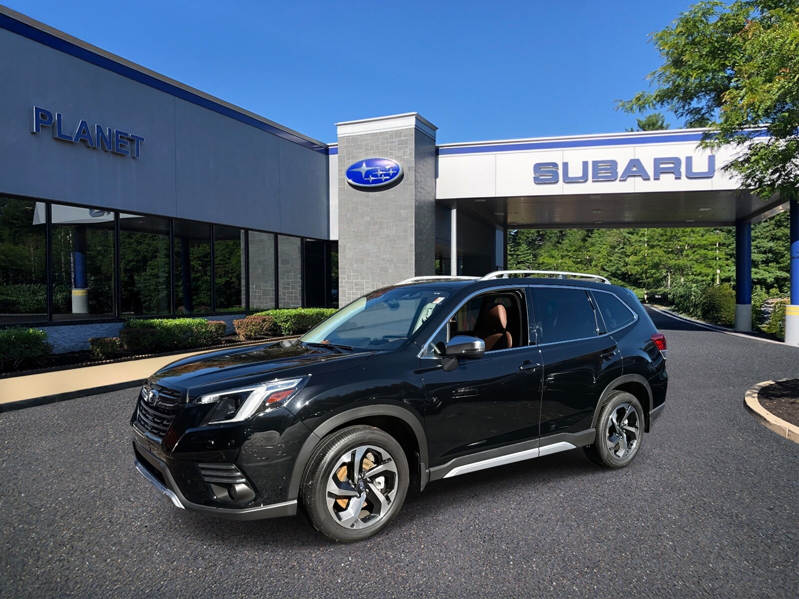 2024 Subaru Forester Touring photo 4