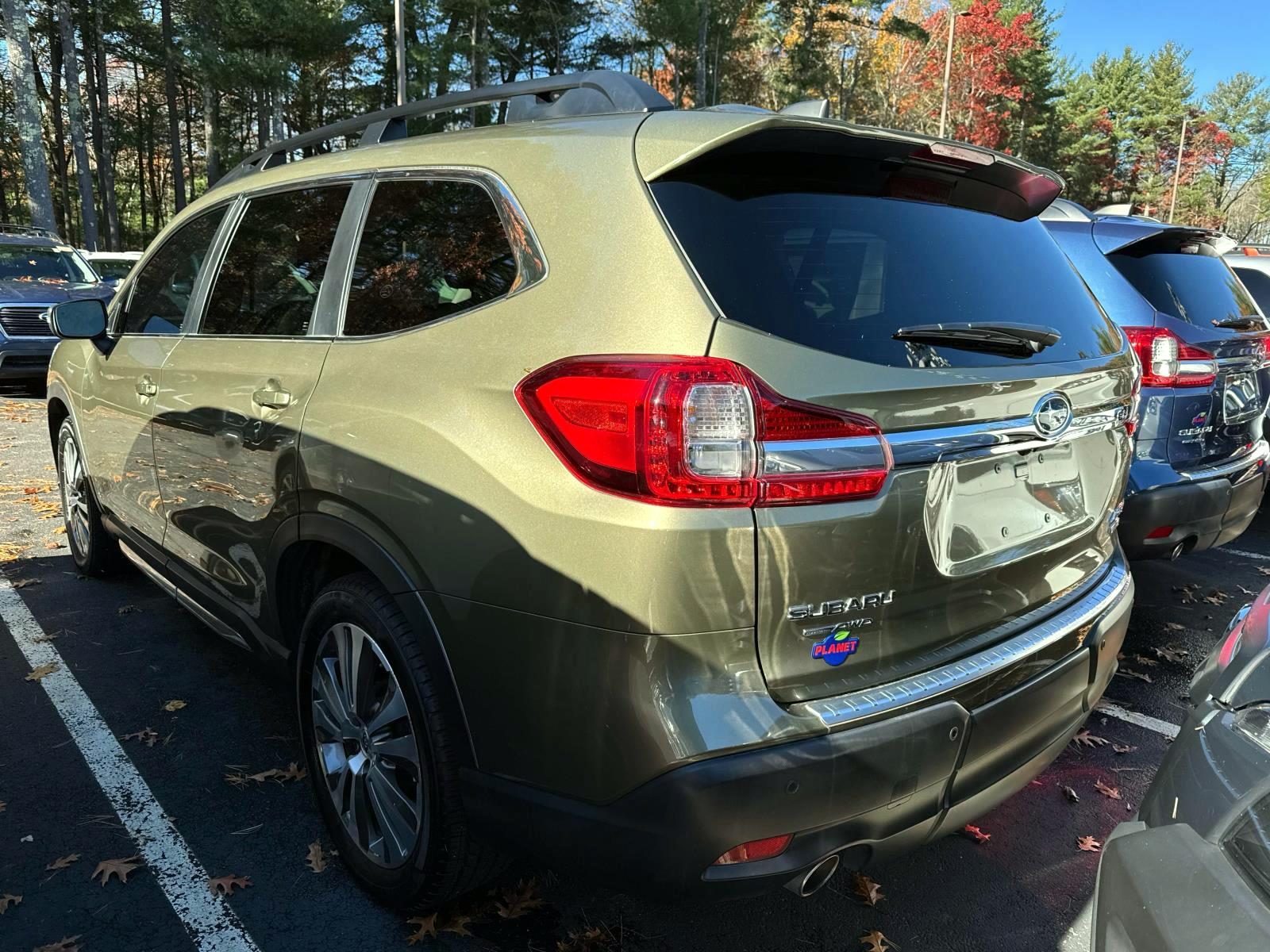 2022 Subaru Ascent Limited photo 3