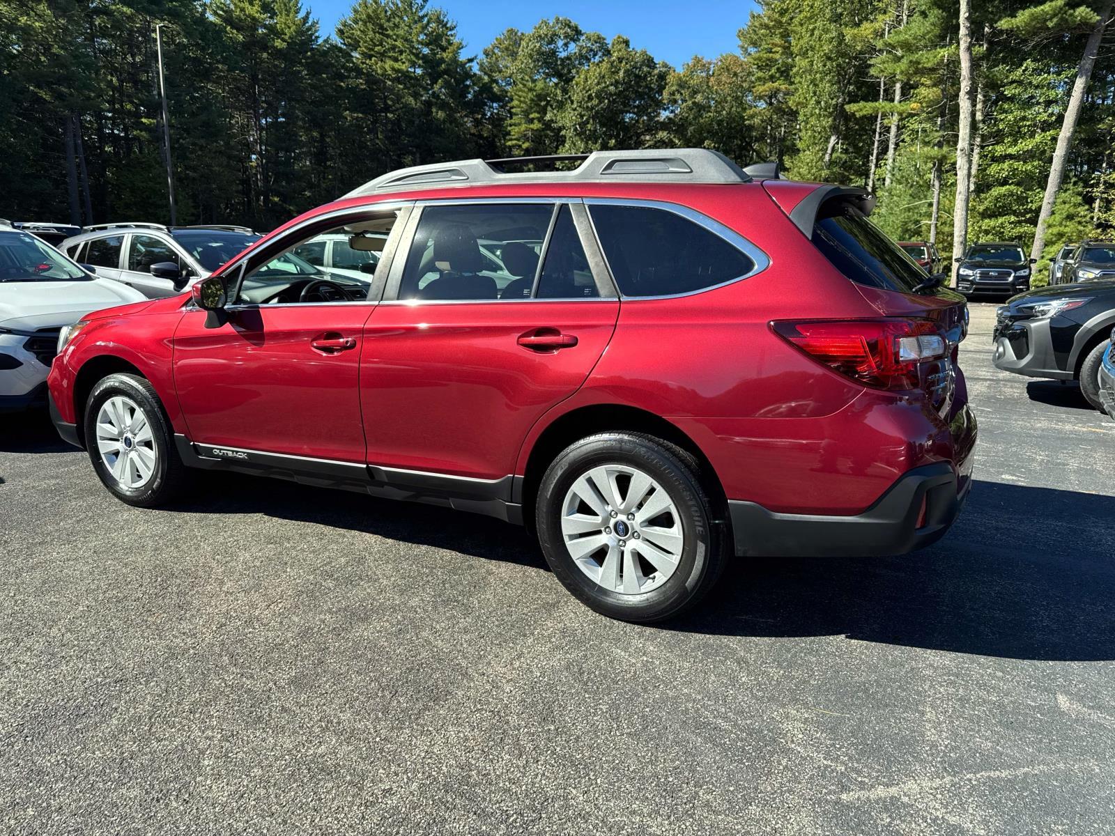 2019 Subaru Outback Premium photo 3
