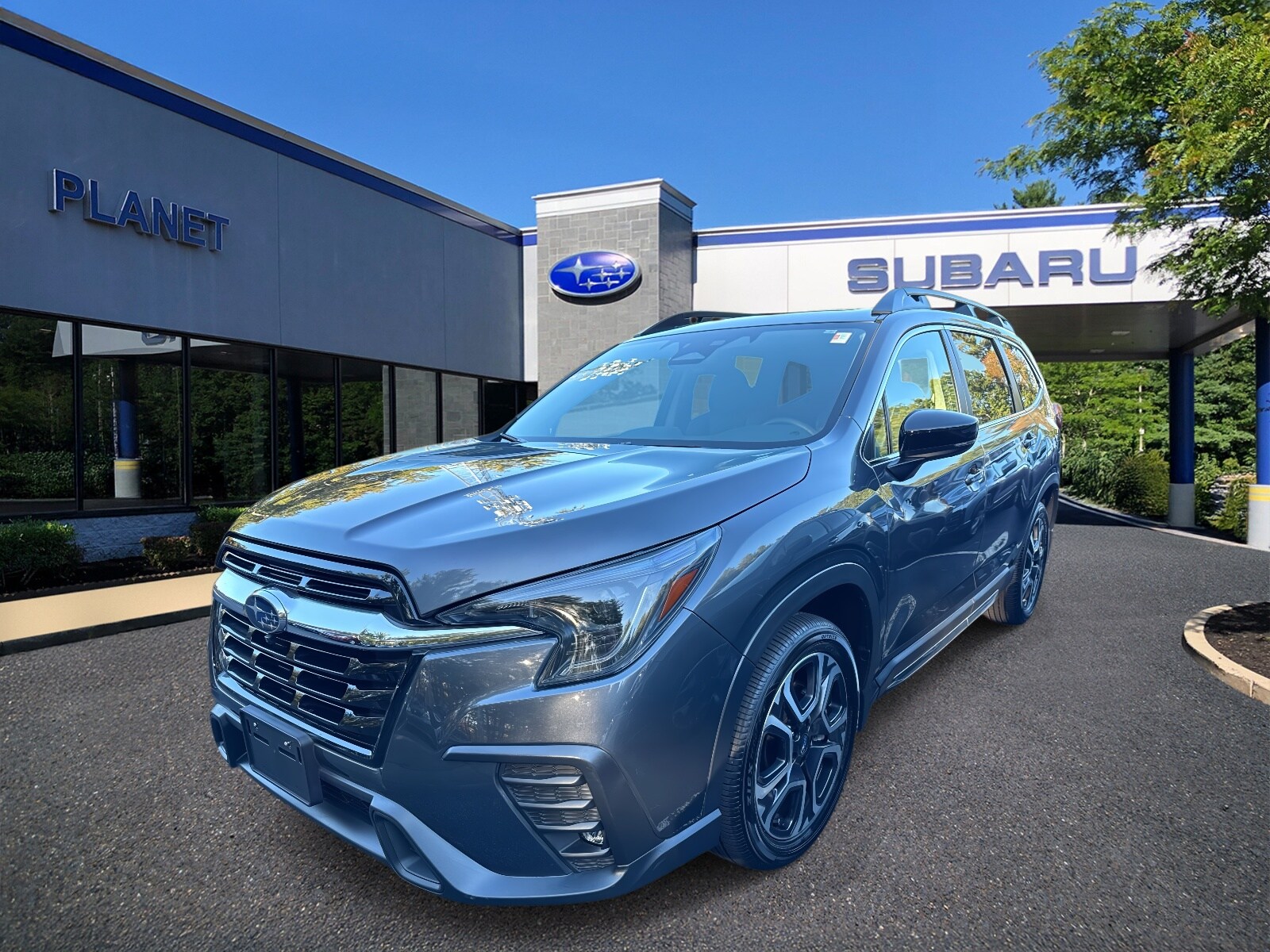 2024 Subaru Ascent Limited photo 4