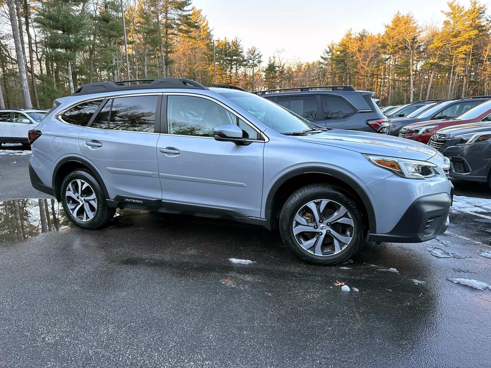 2022 Subaru Outback Limited's photo