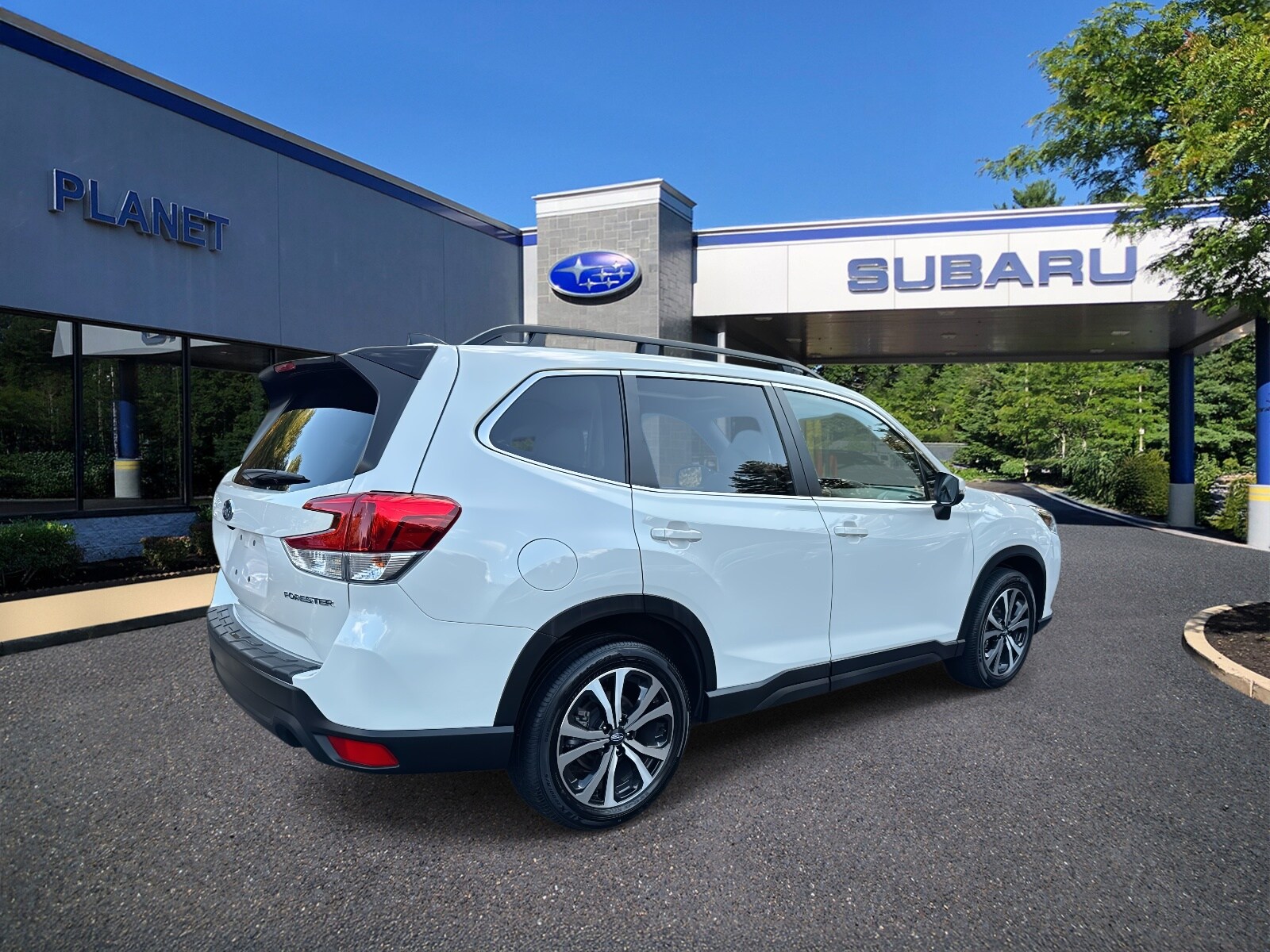 2024 Subaru Forester Limited Base photo 2