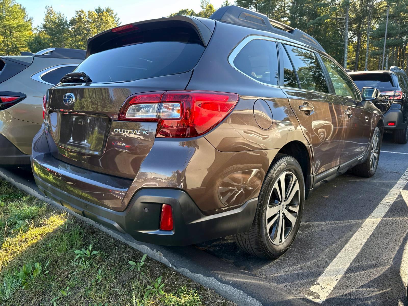 2019 Subaru Outback 2.5i Limited photo 2