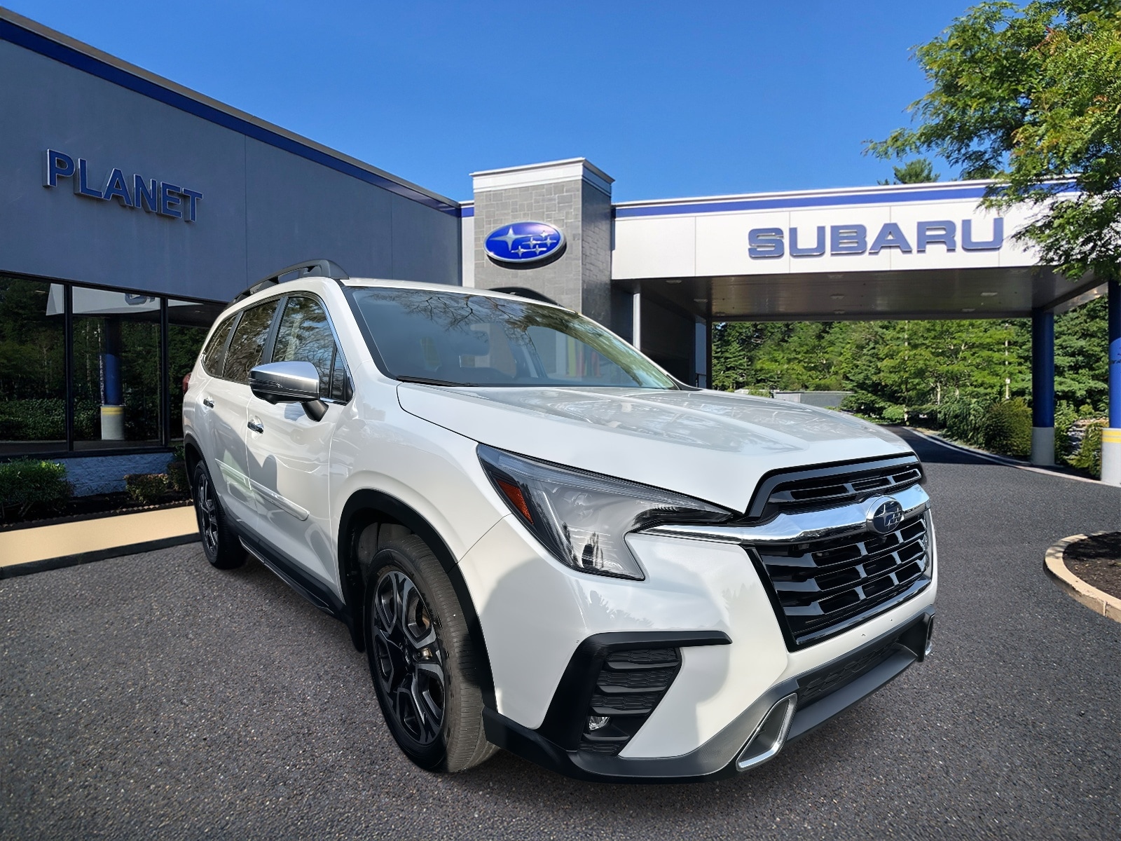 2023 Subaru Ascent Touring's photo